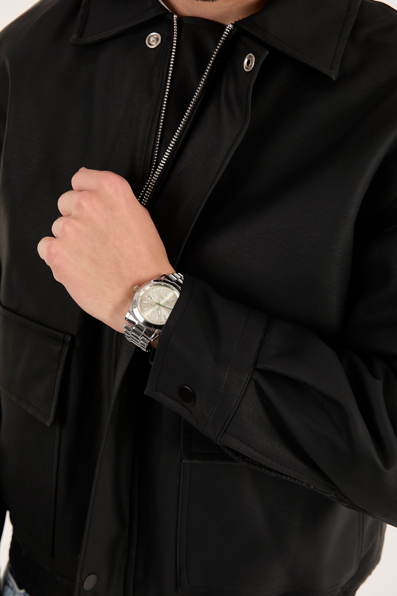color:black