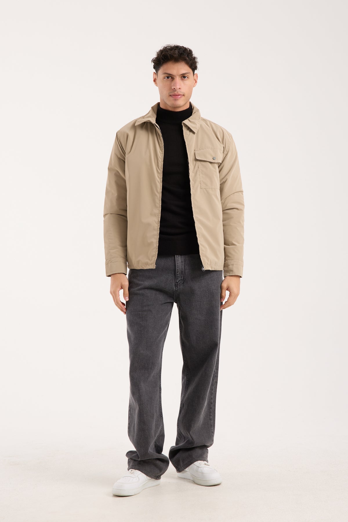 color:beige