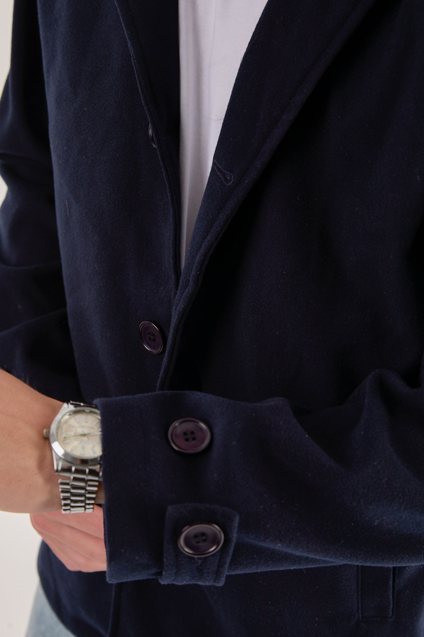 color:navy