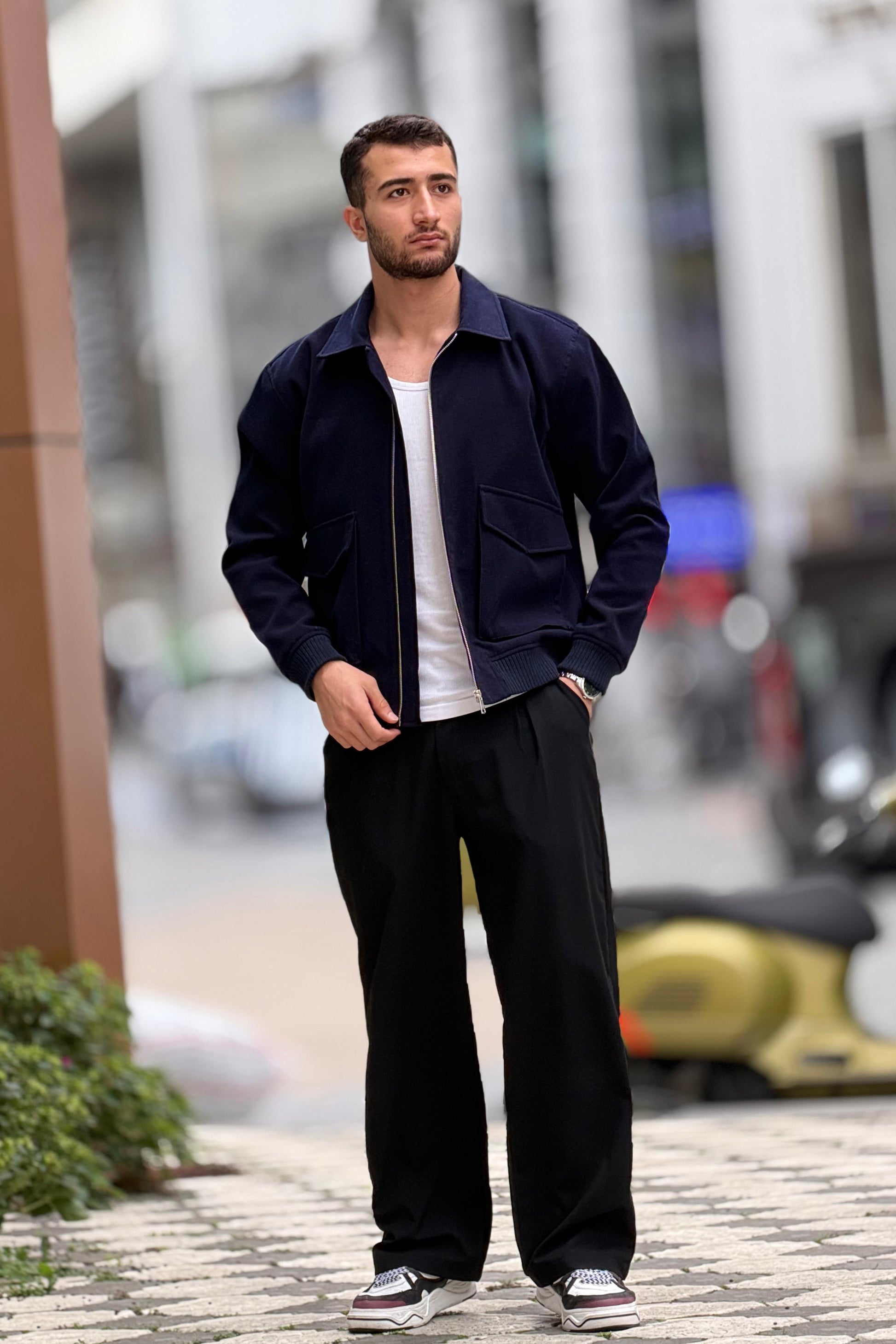 color:navy