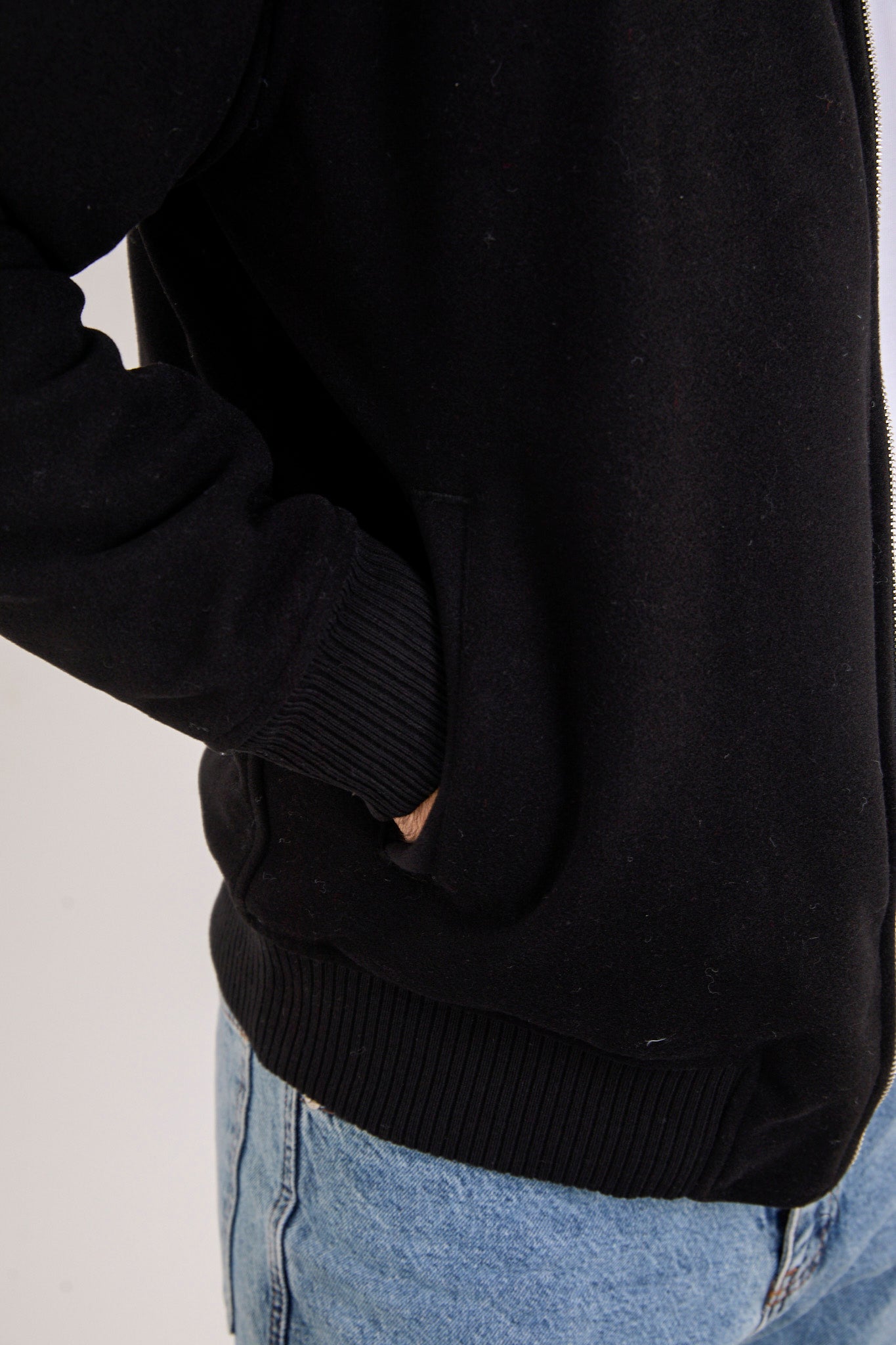 color:black