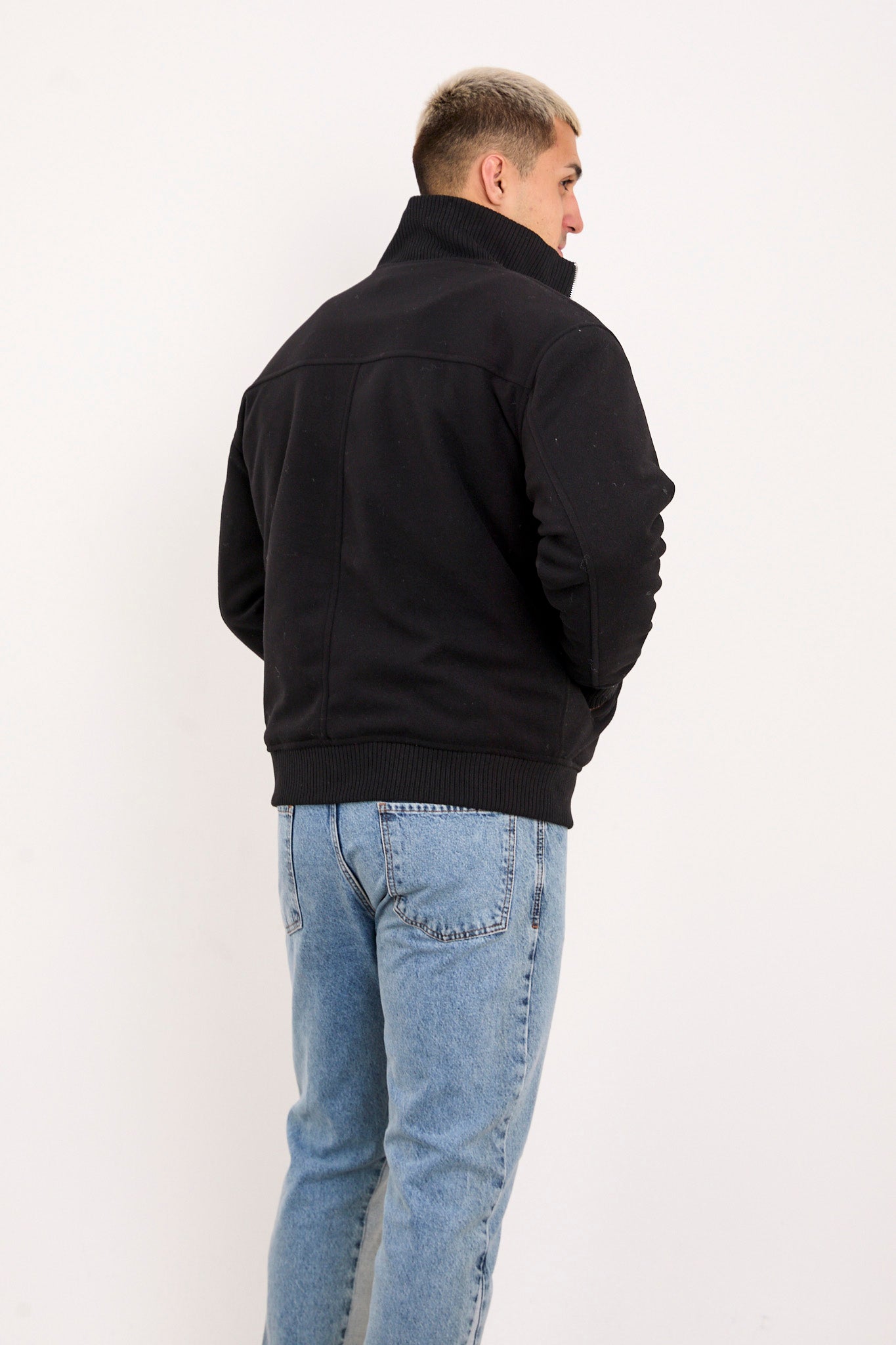 color:black