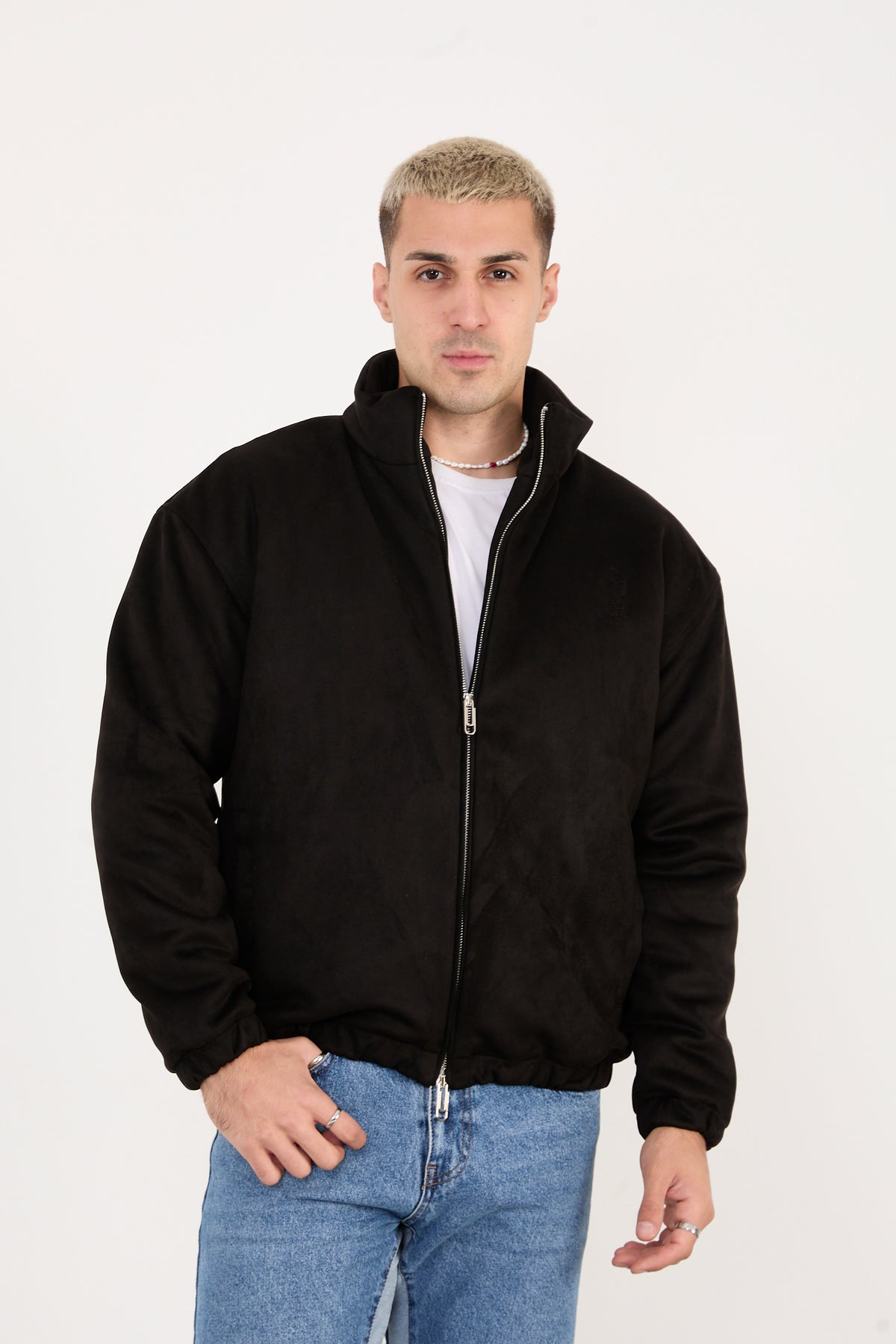 color:black