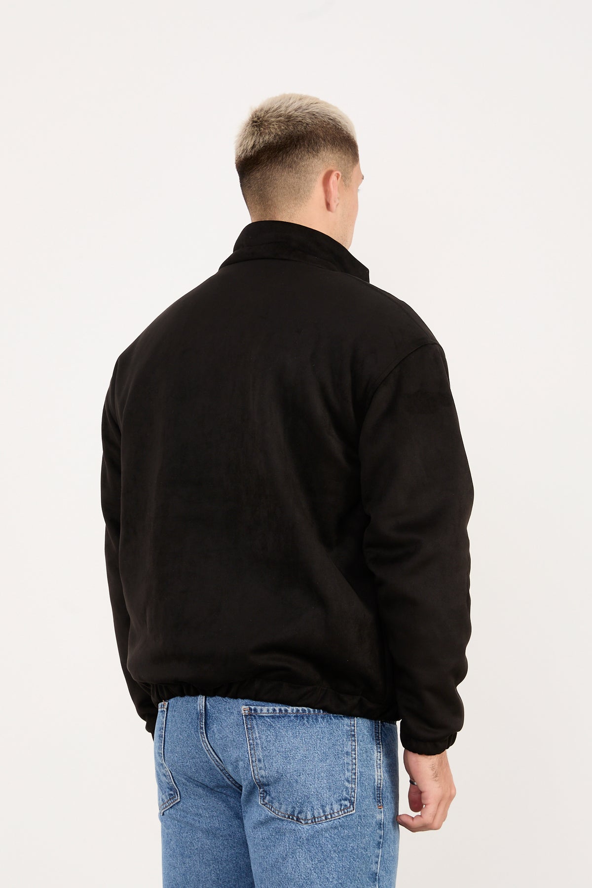 color:black