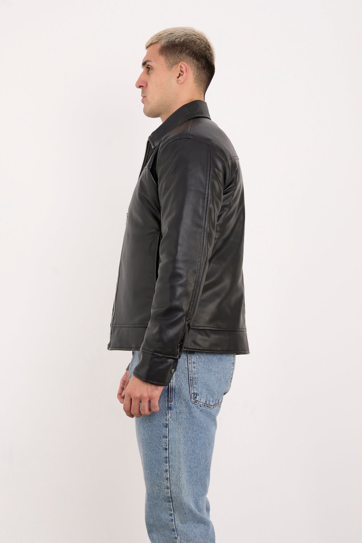 color:black