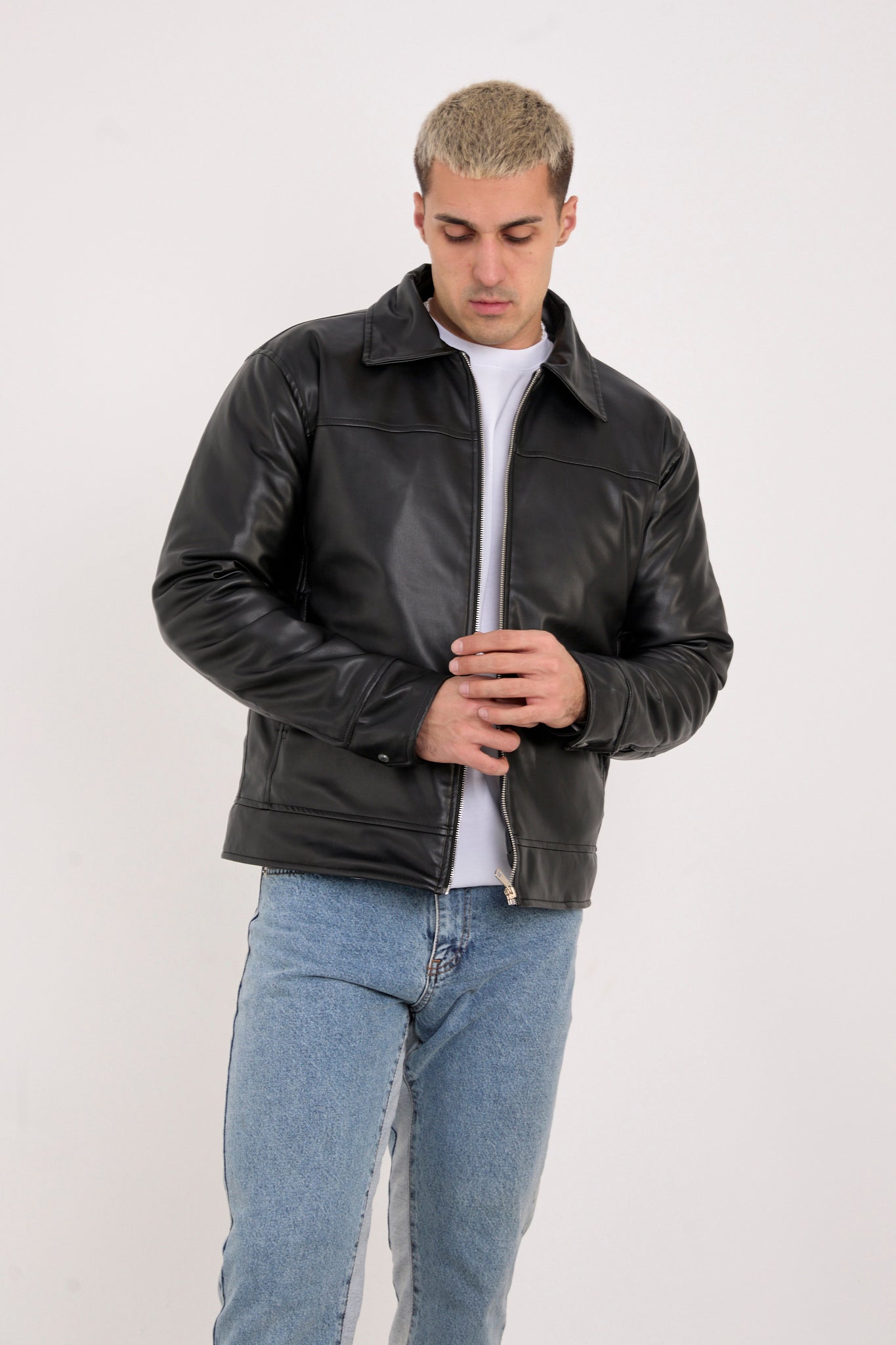 color:black