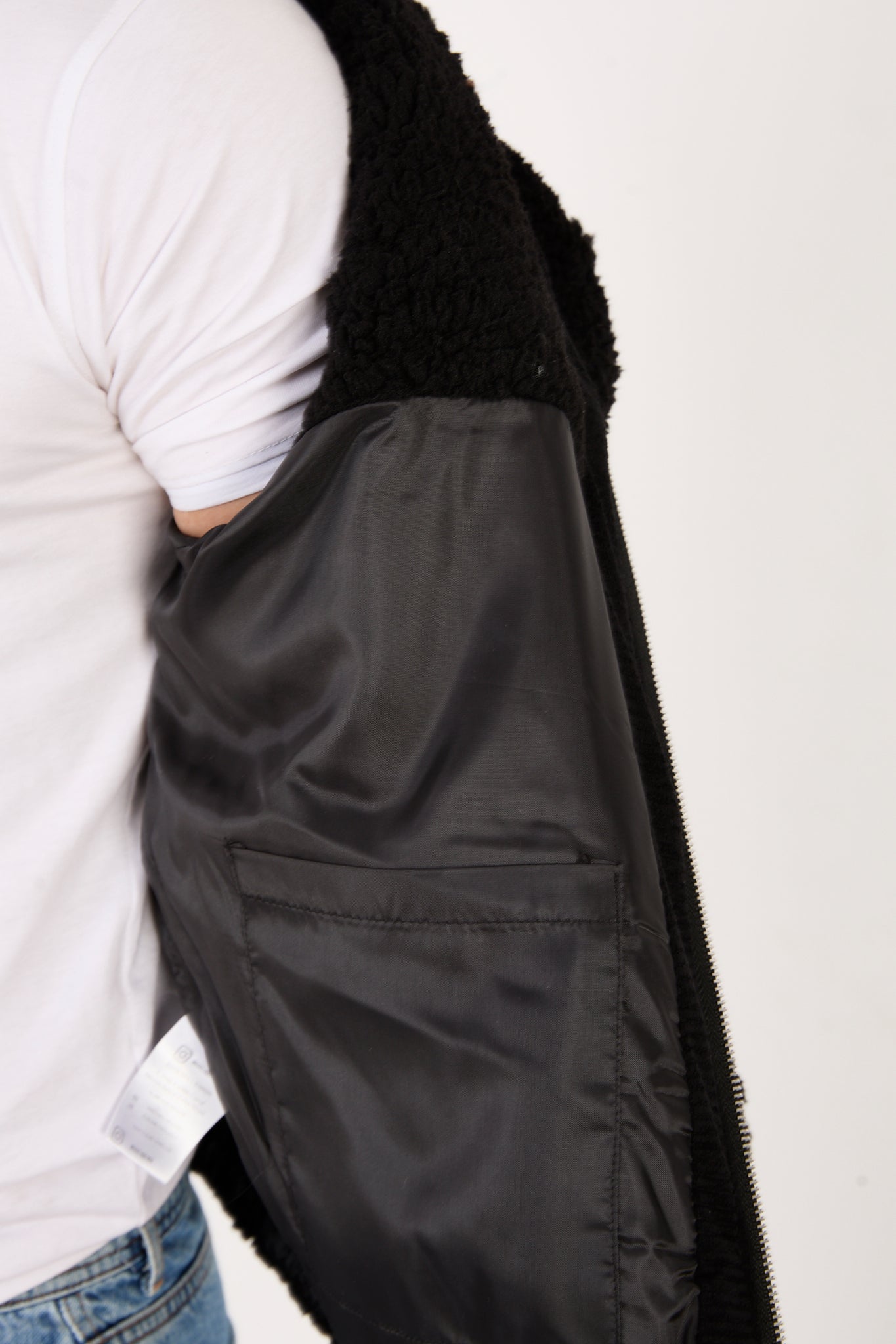 color:black