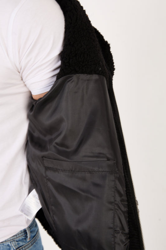 color:black