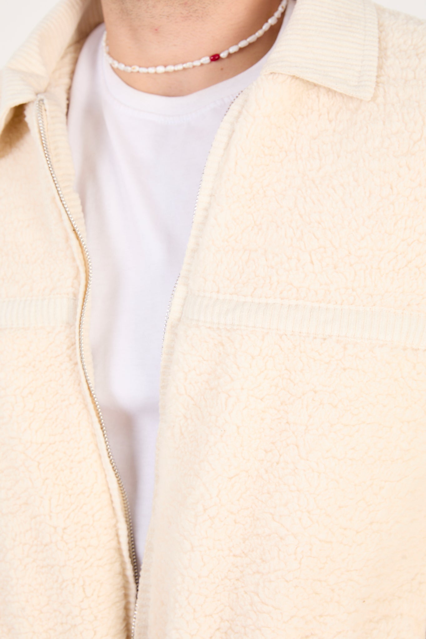 color:beige