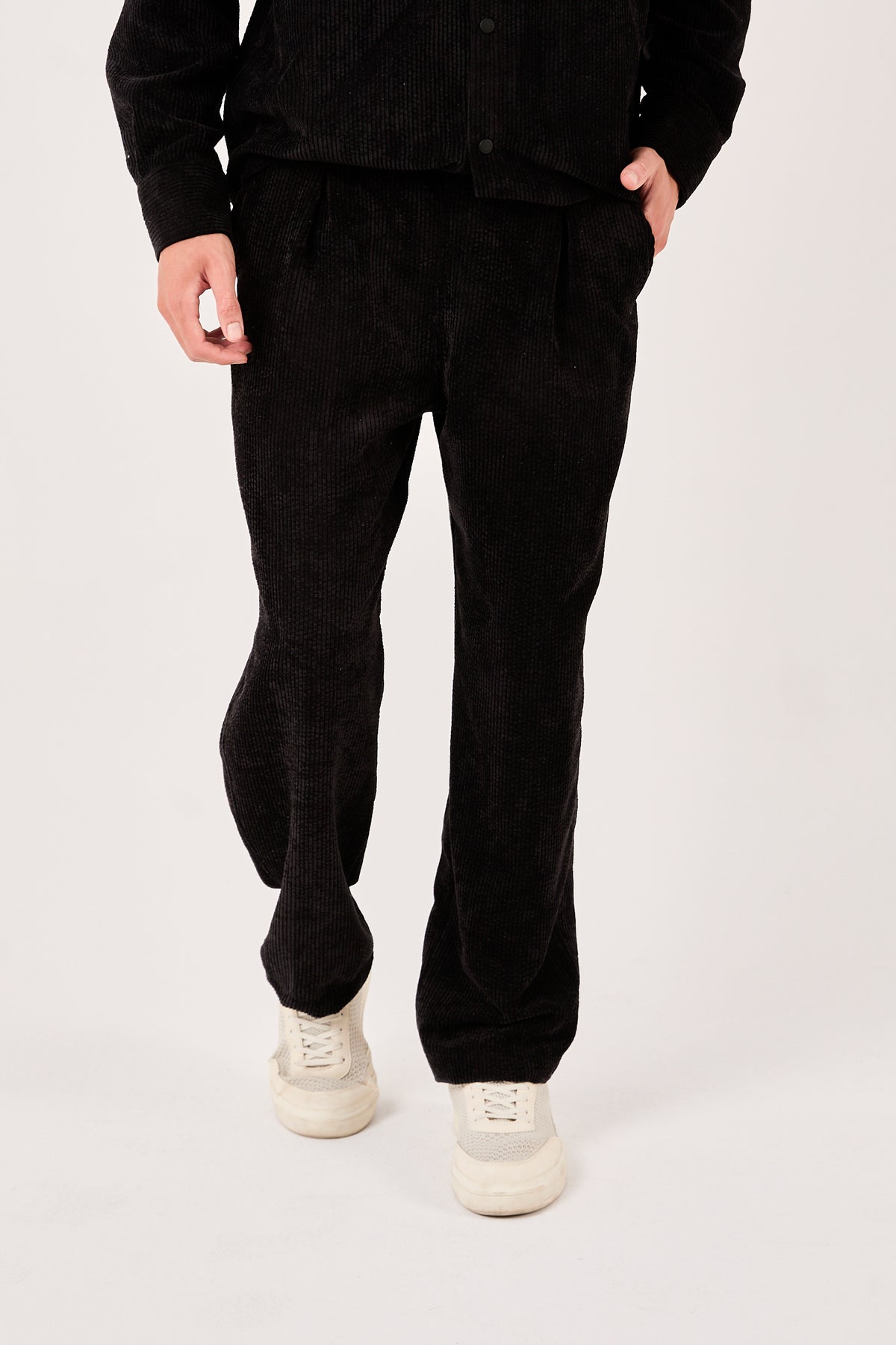 color:black