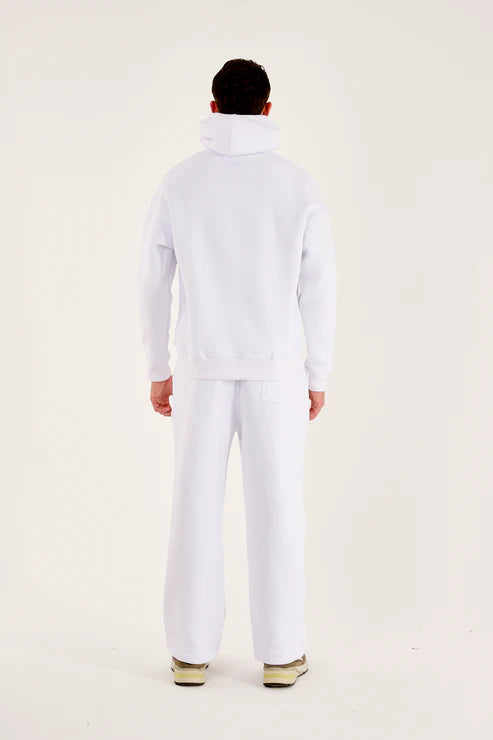 color:white