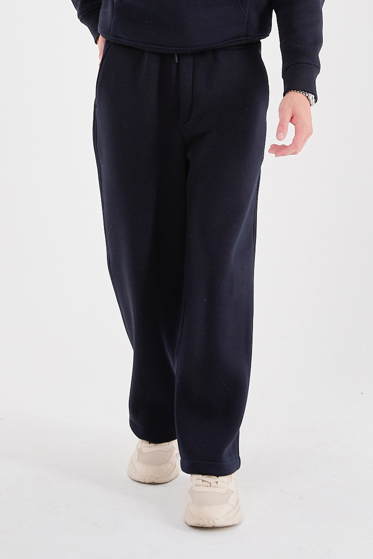color:navy