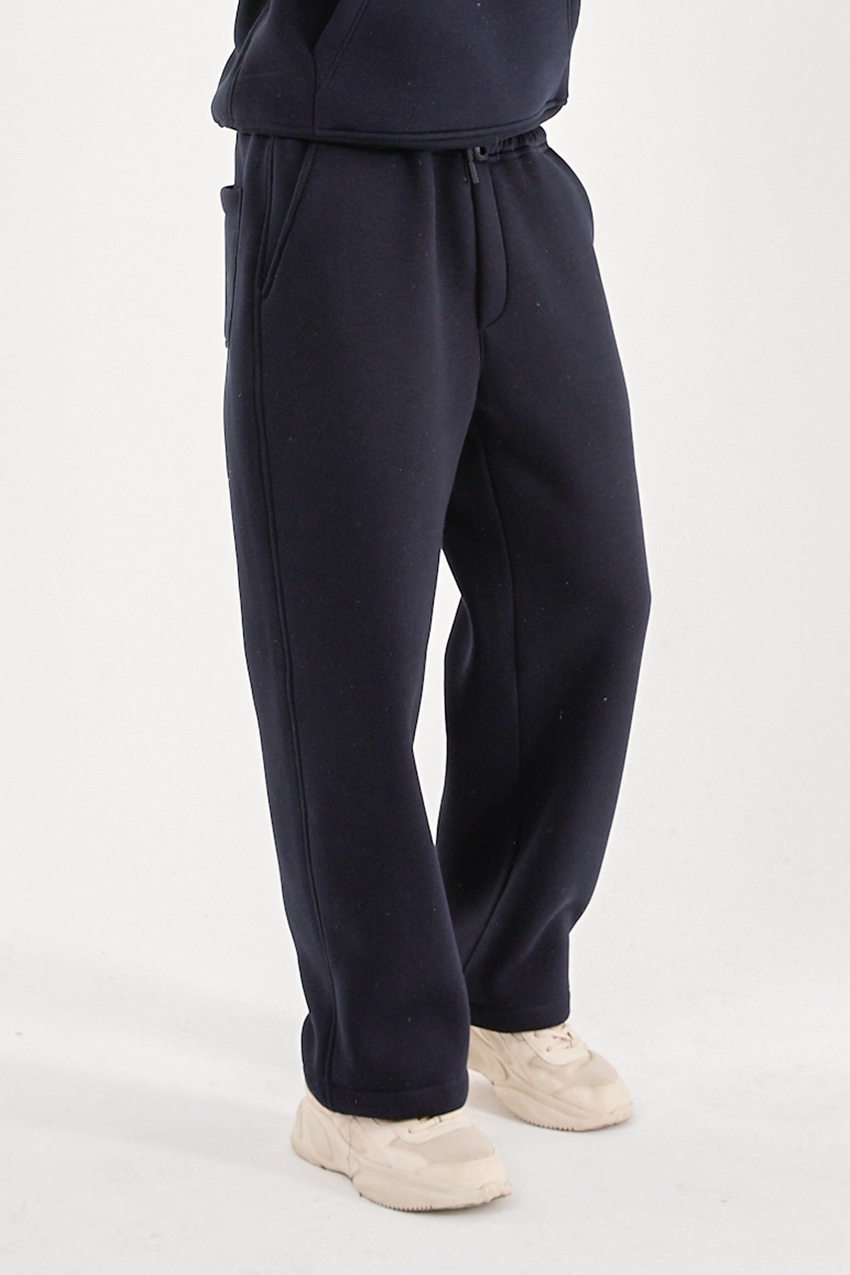 color:navy