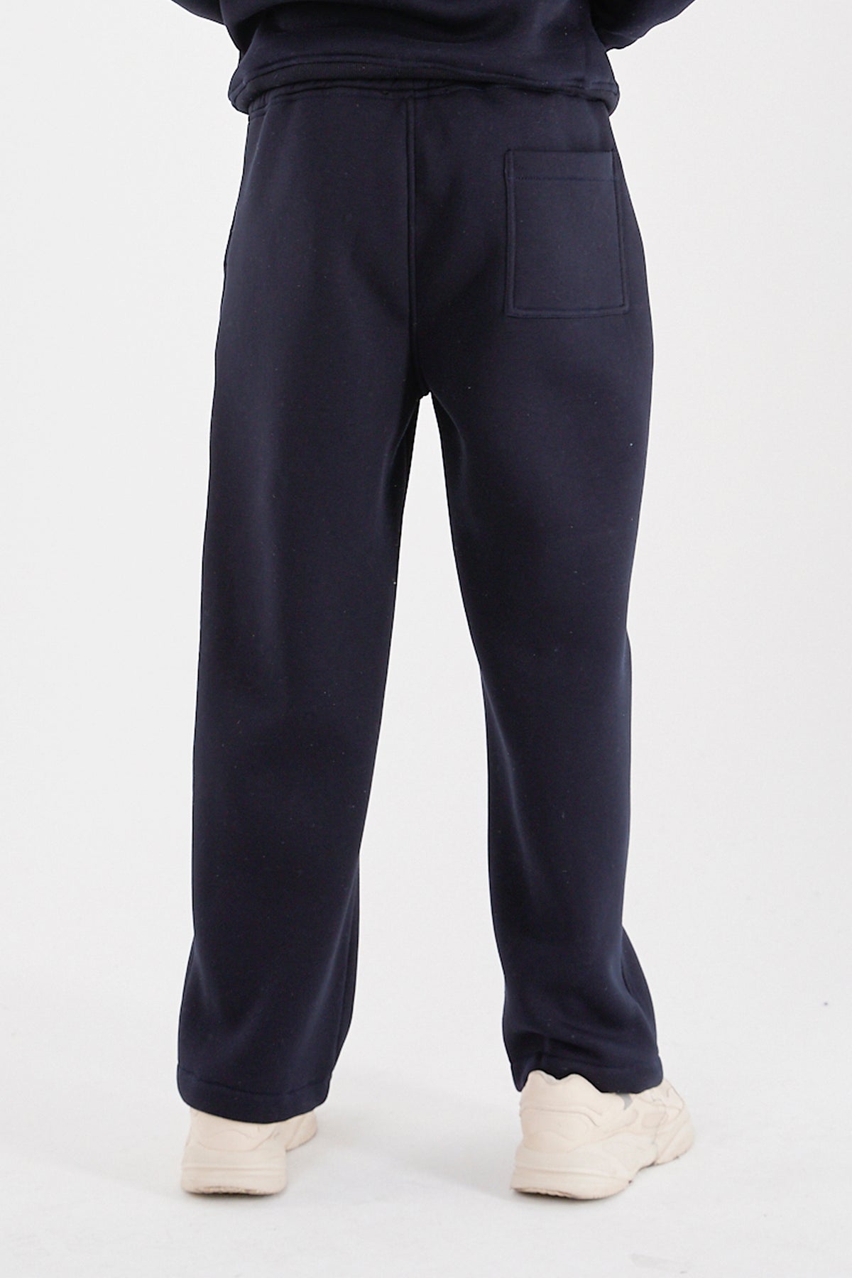 color:navy