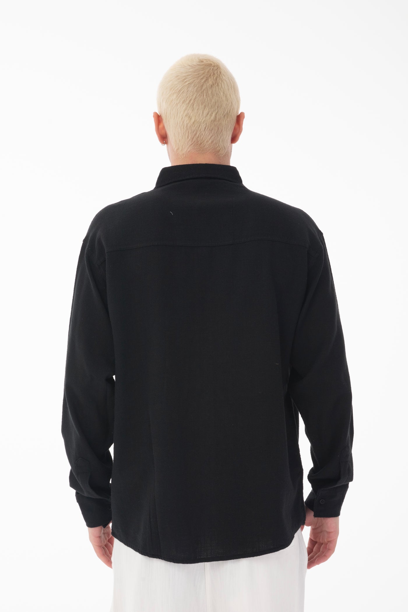 color:black