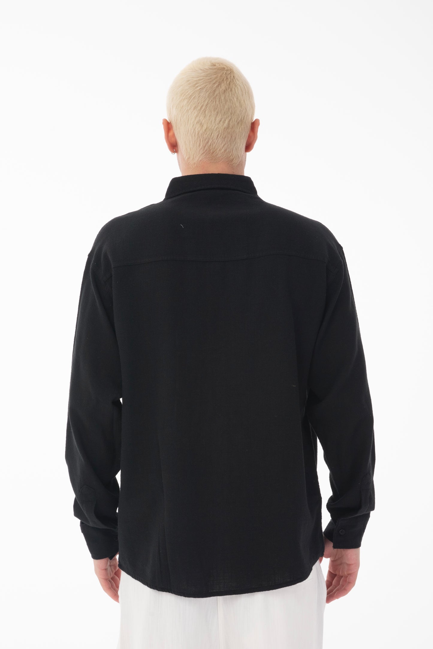 color:black