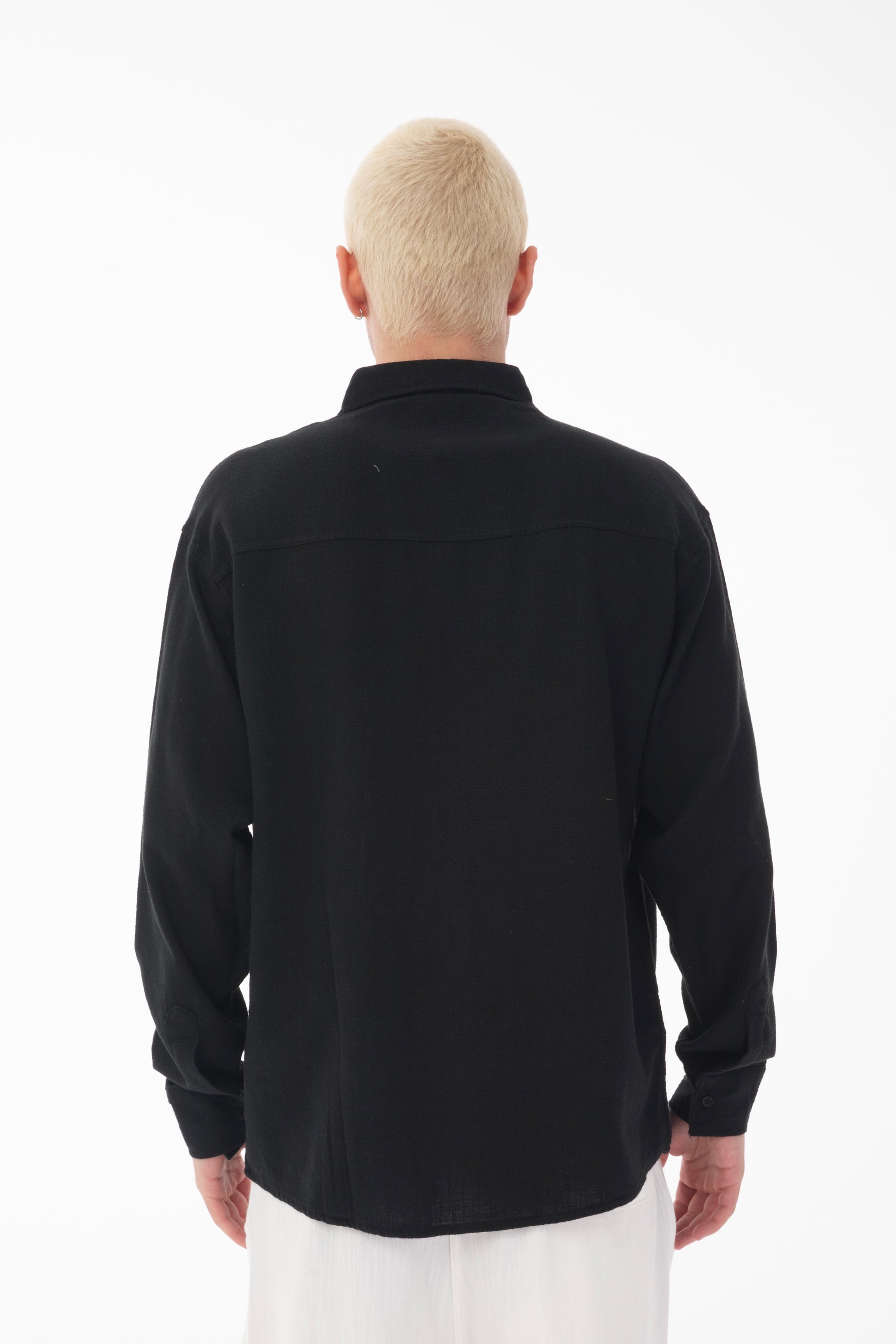 color:black