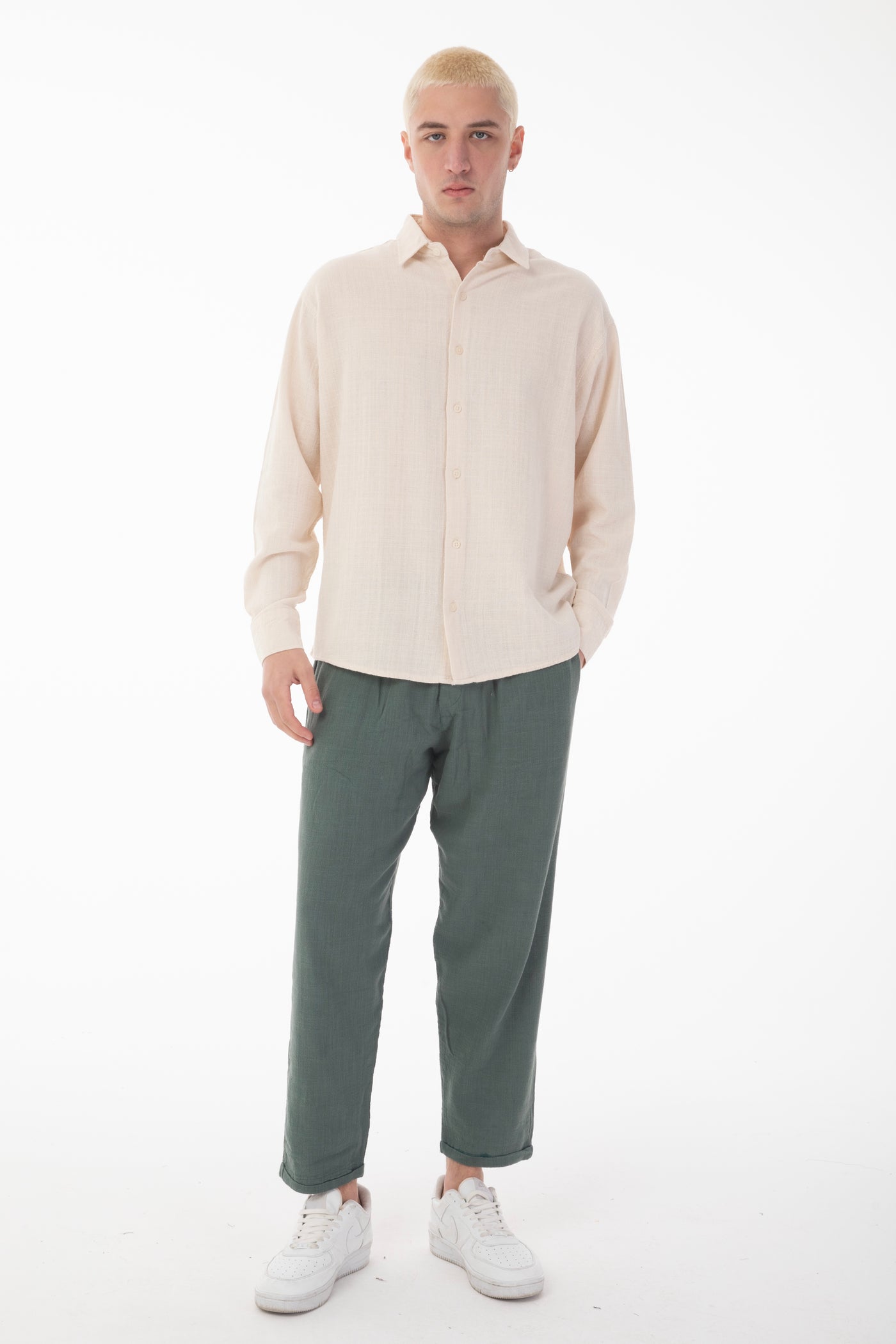 color:beige