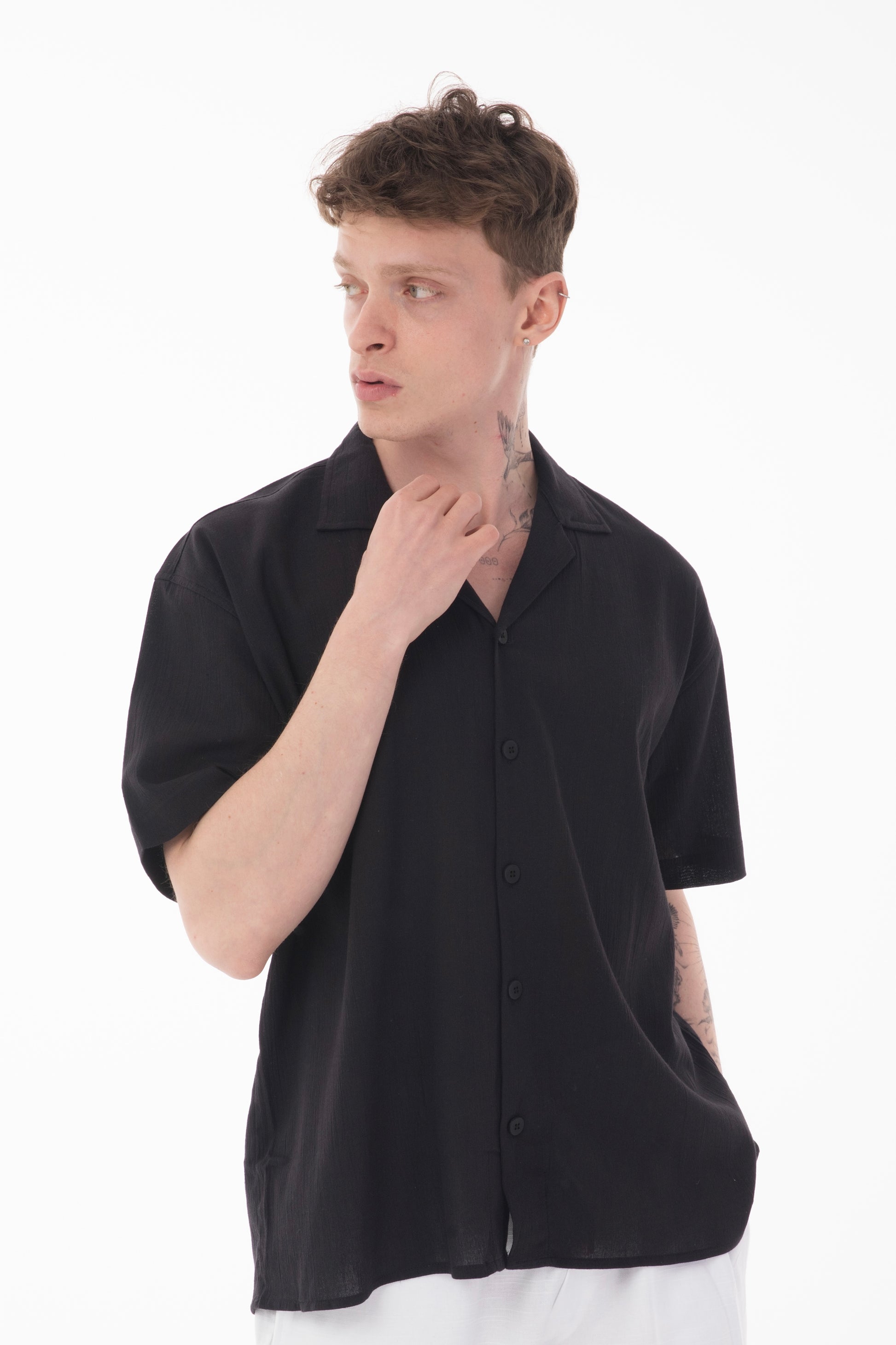 color:black