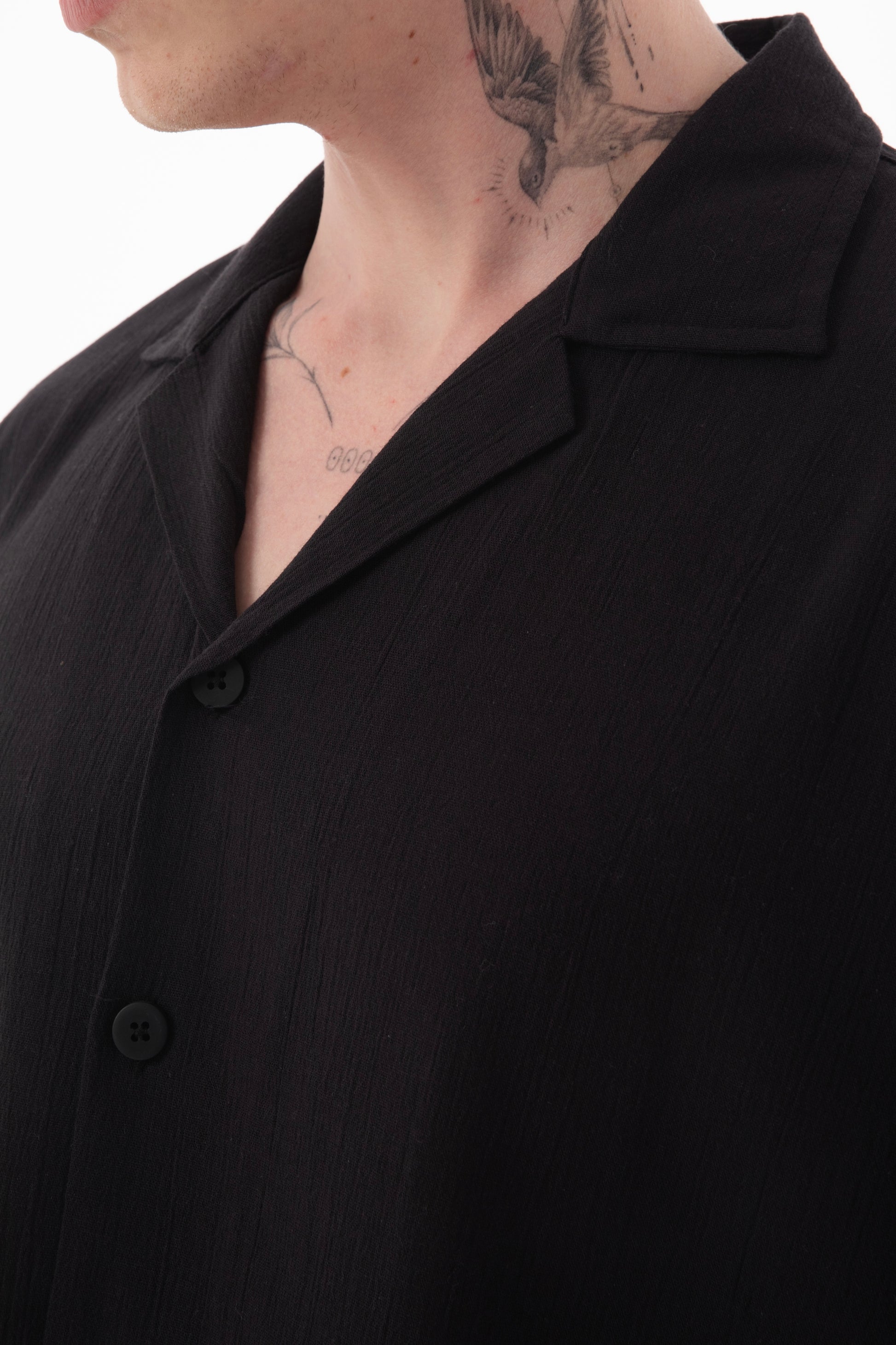 color:black