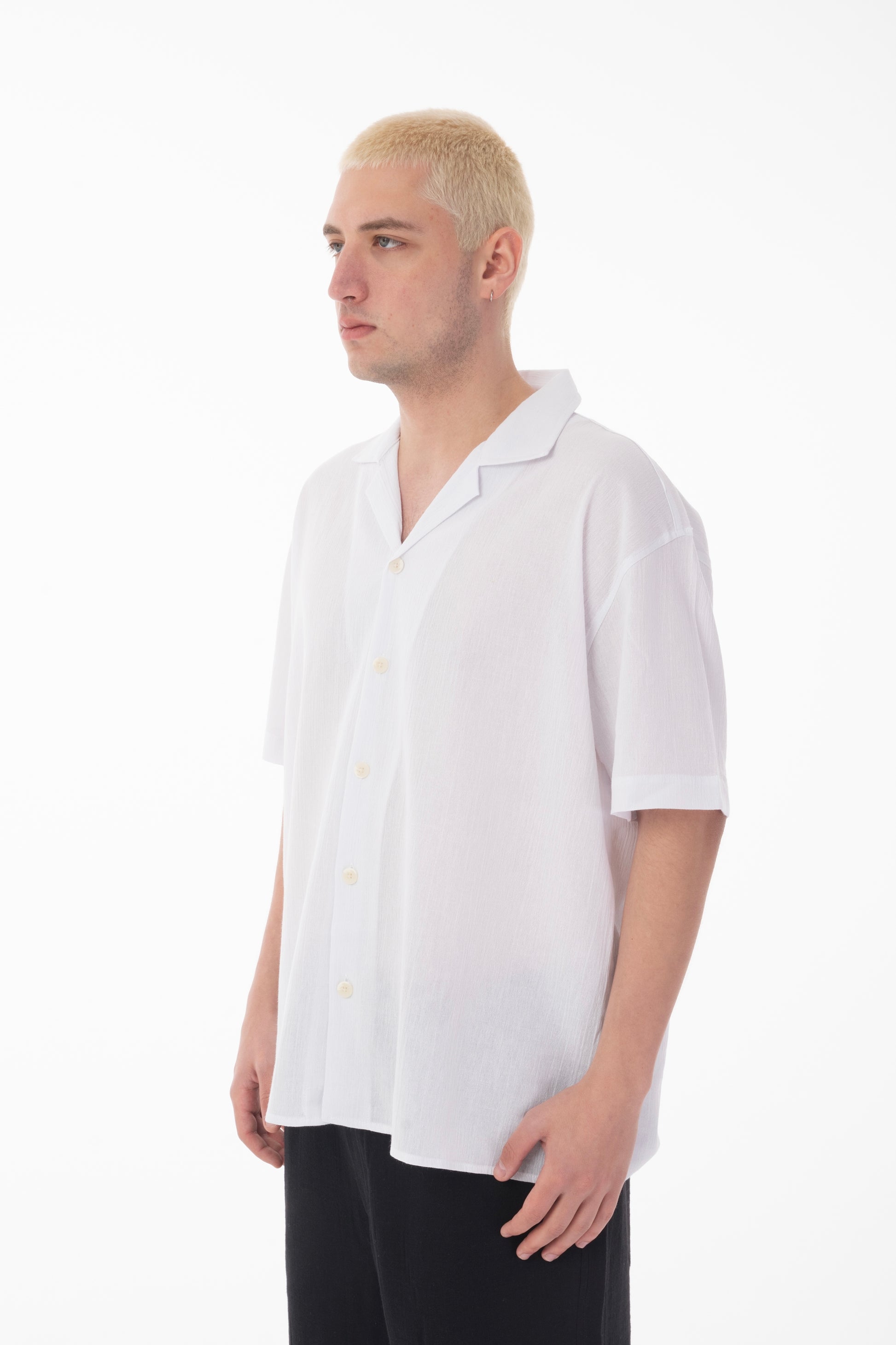 color:white