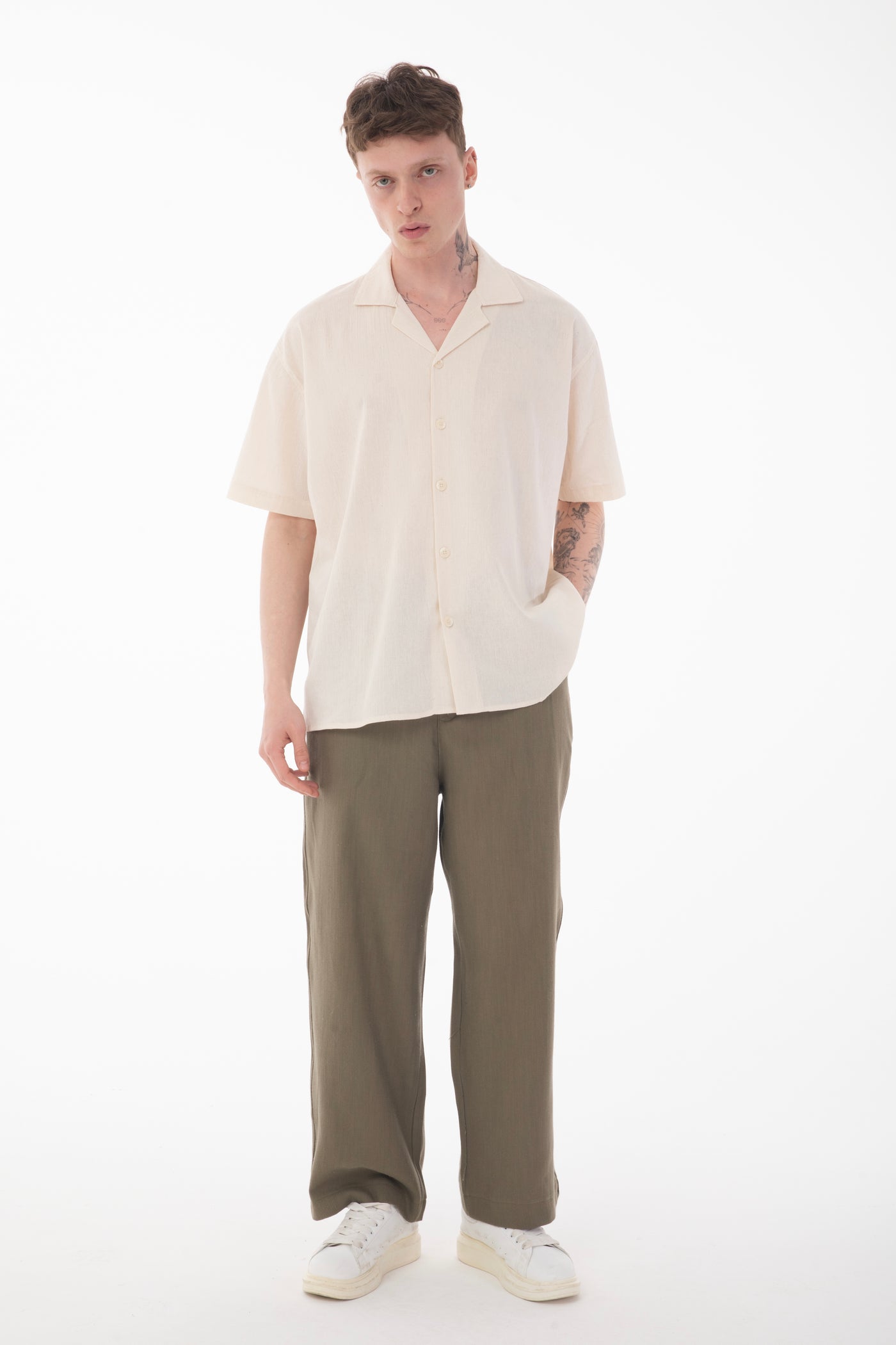 color:beige