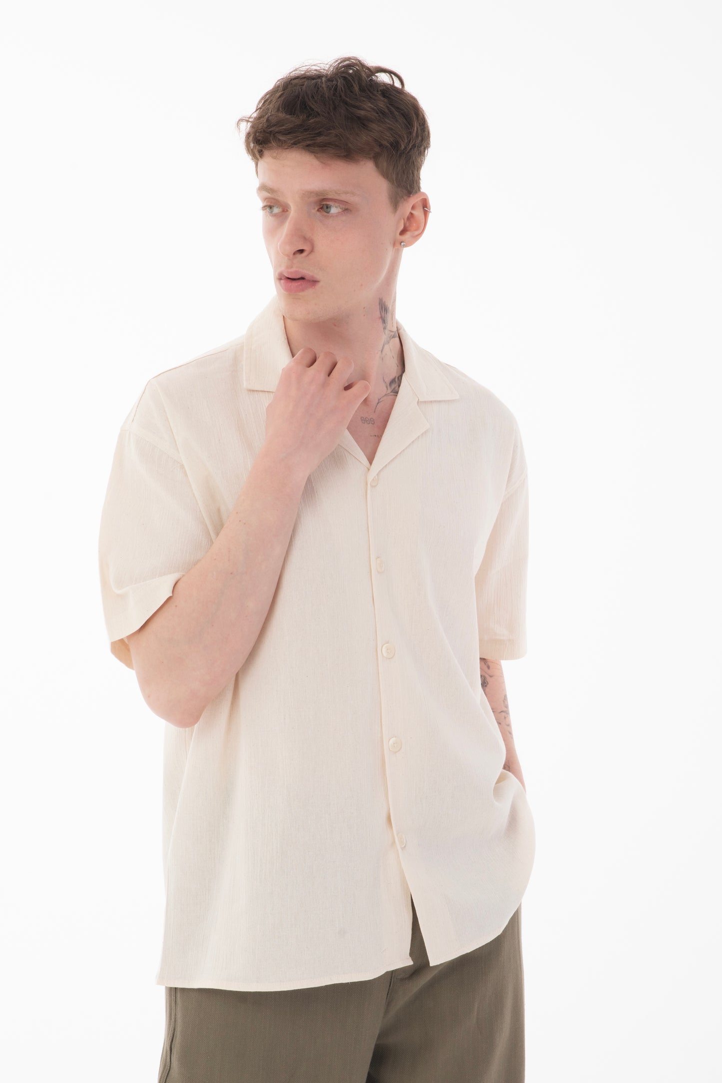 color:beige