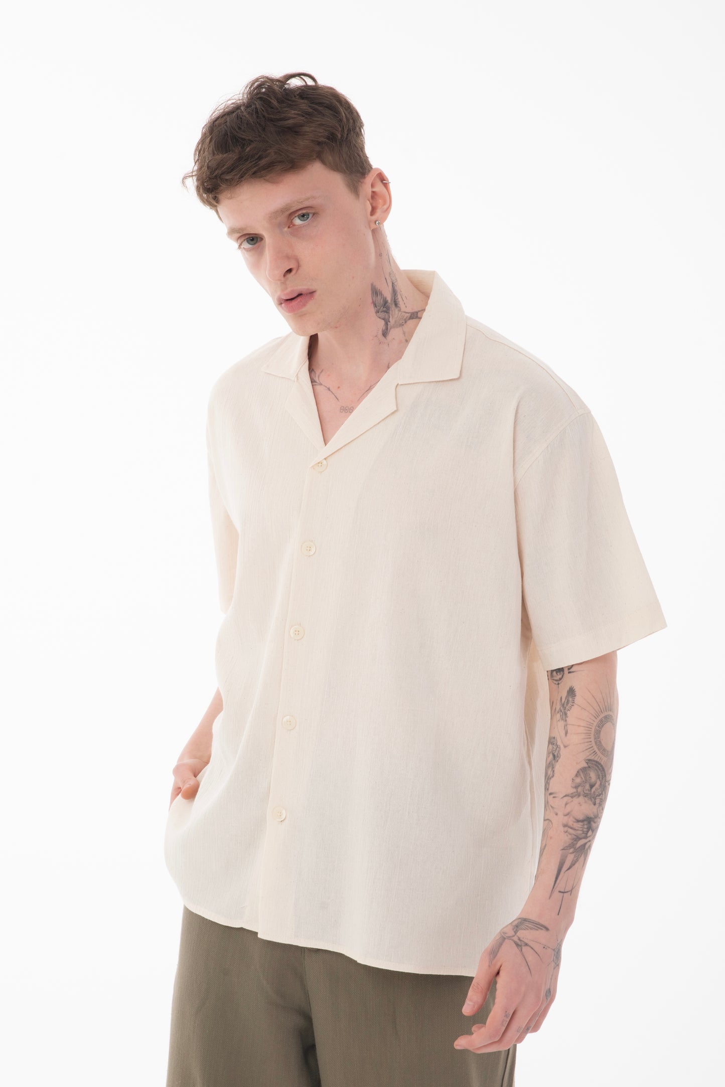 color:beige