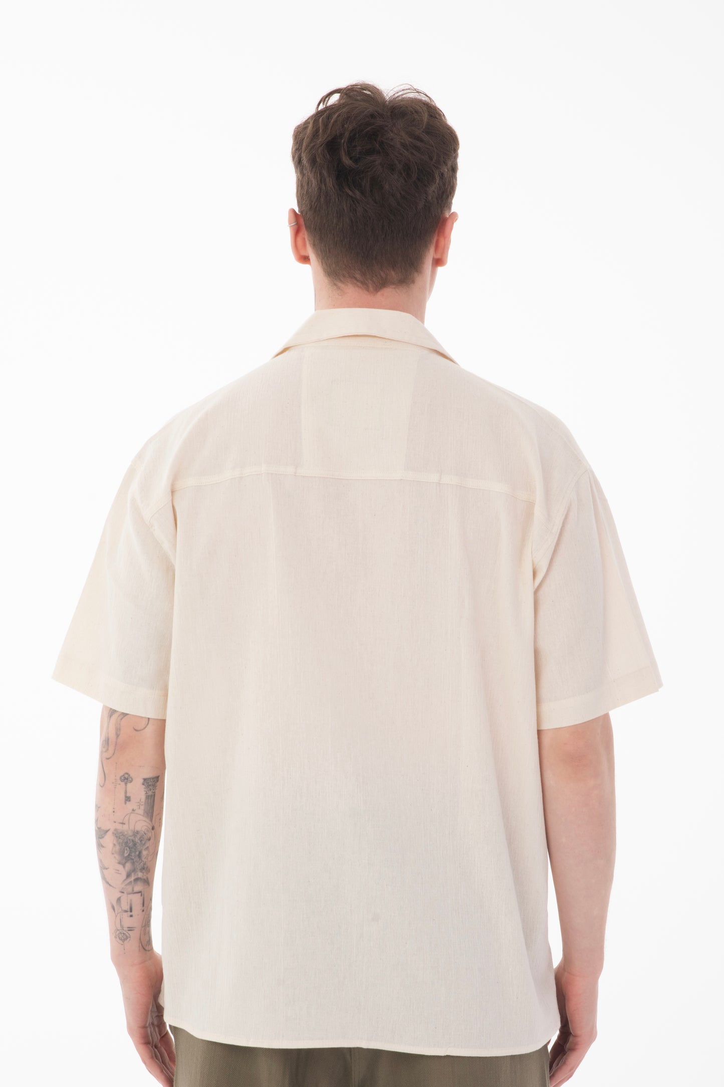 color:beige