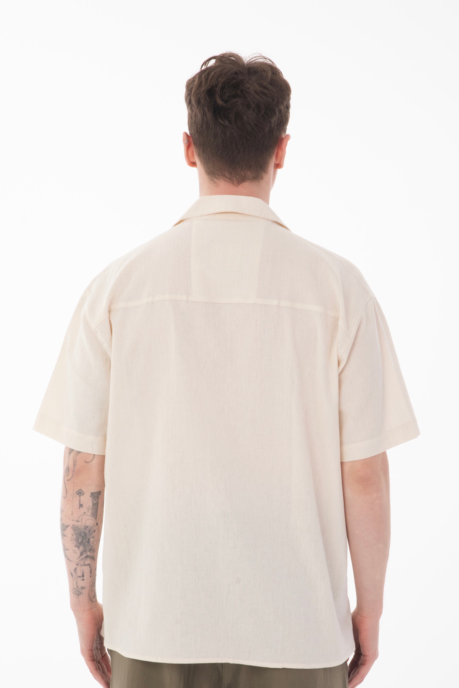 color:beige