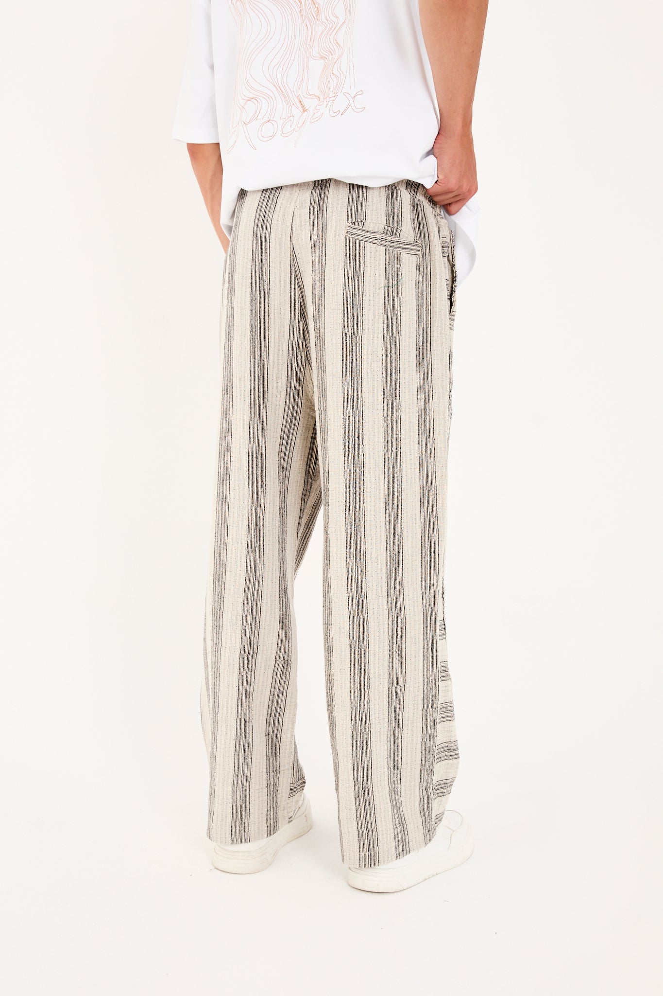 color:black
