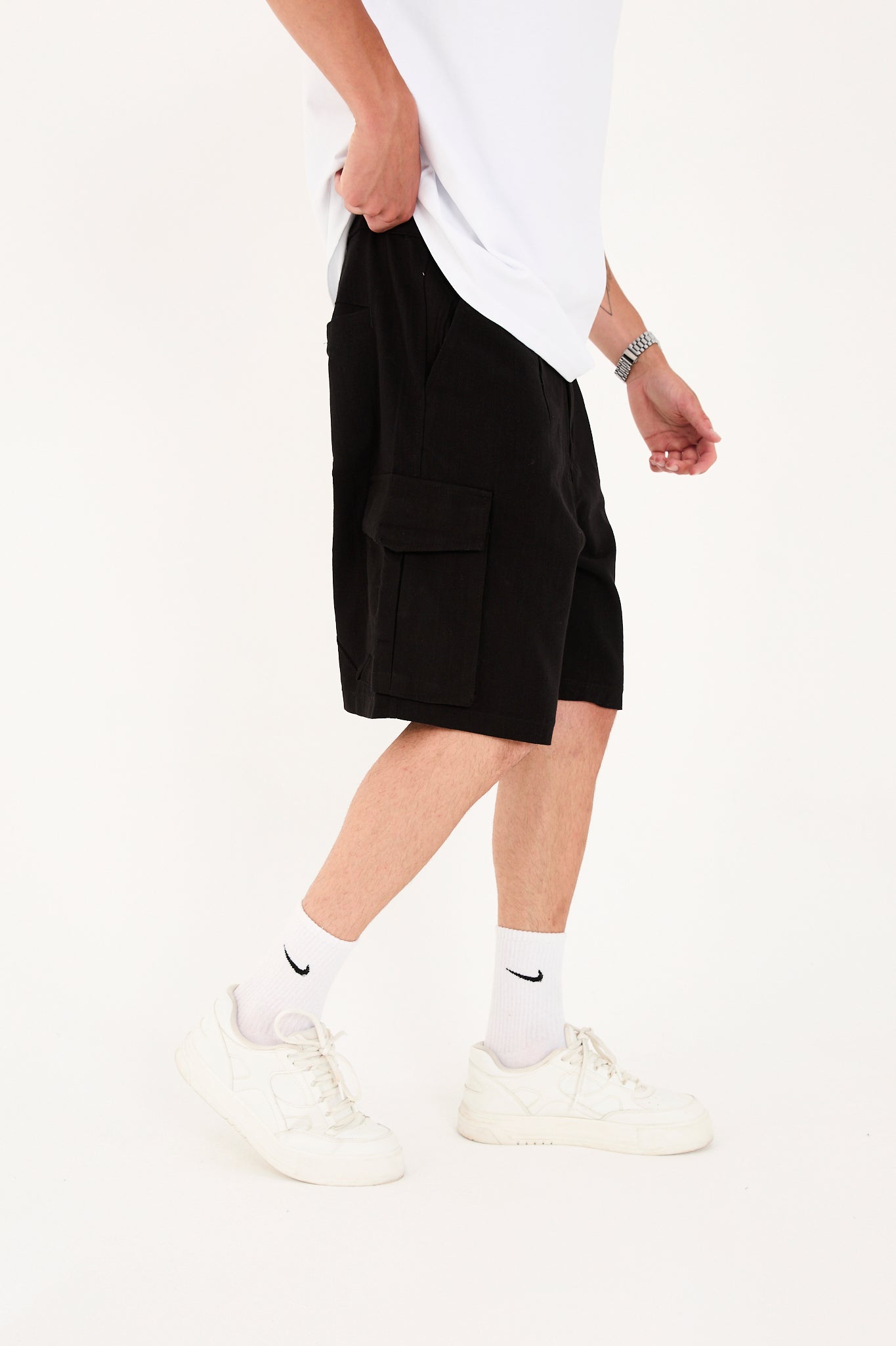 color:black