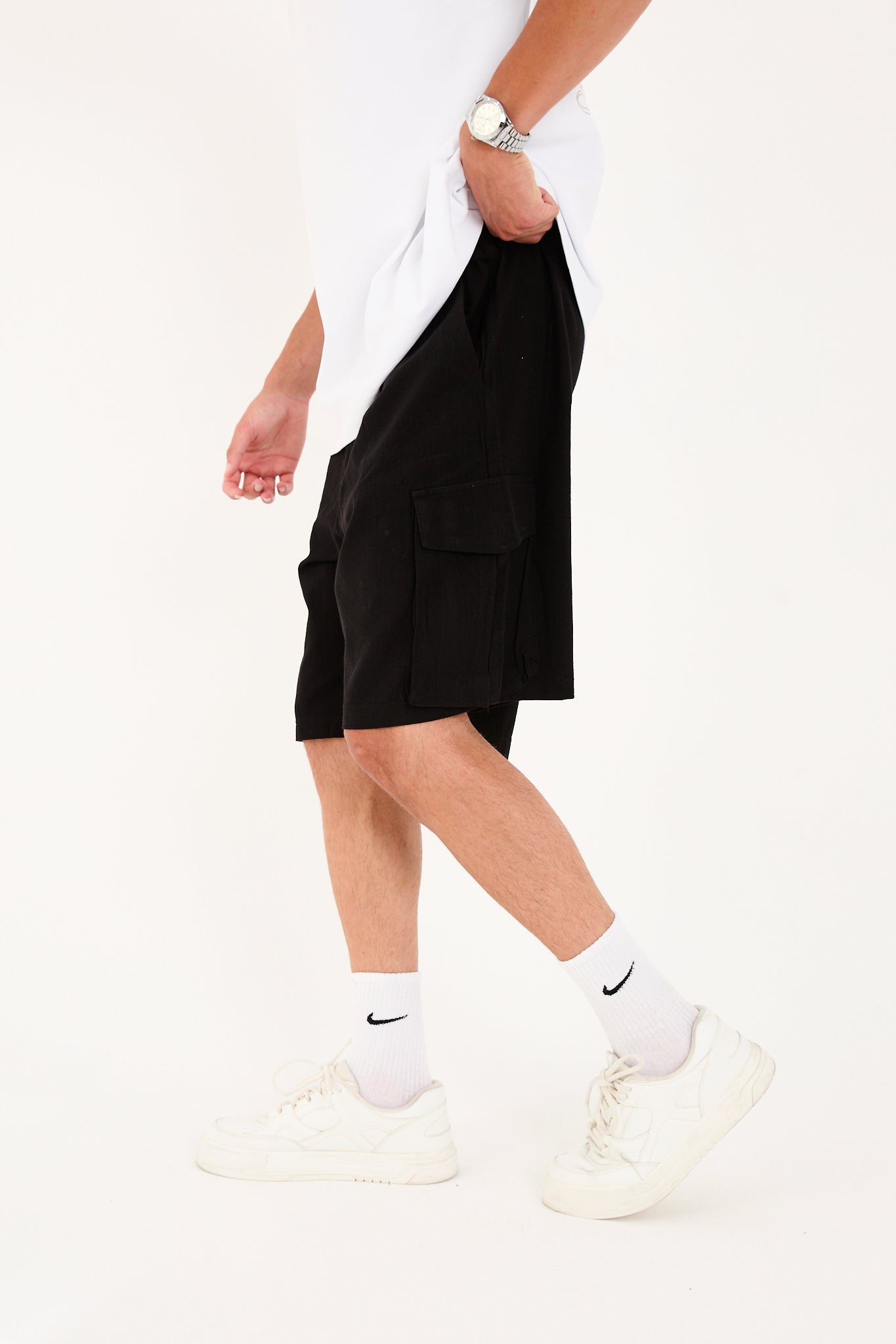 color:black