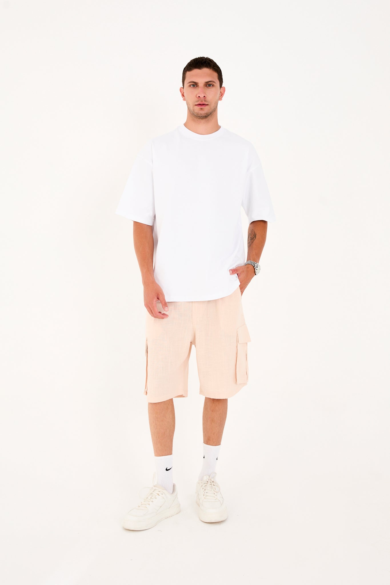 color:beige