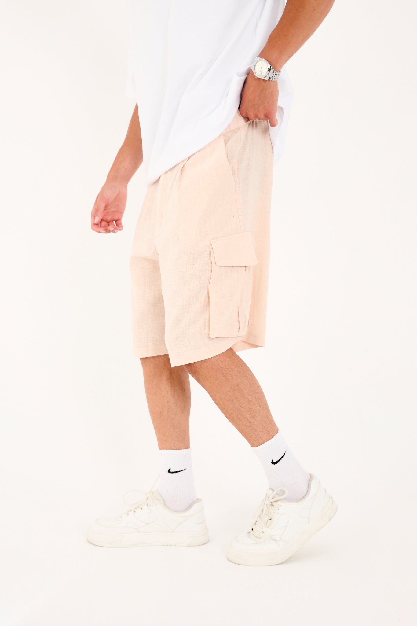 color:beige