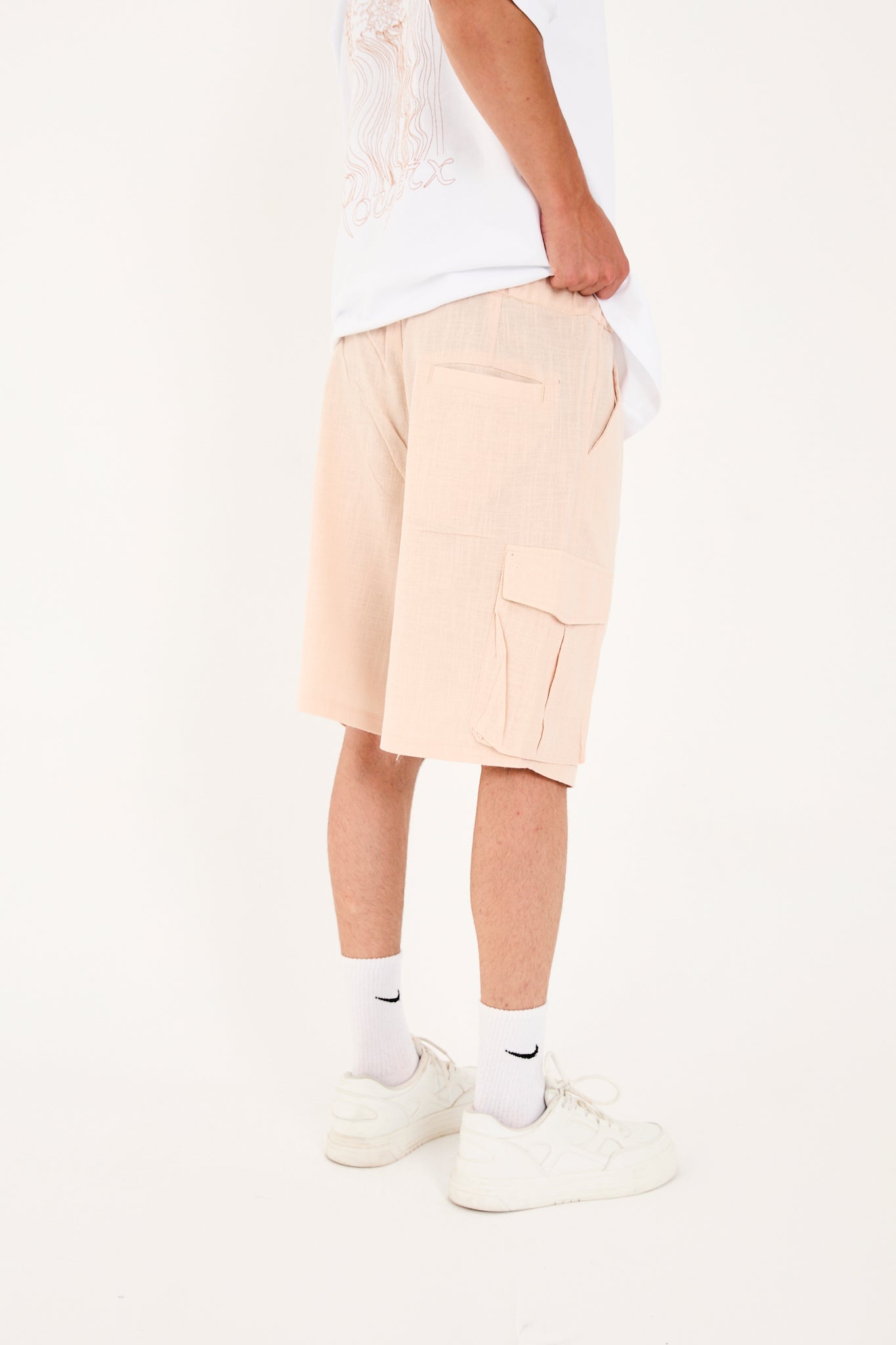 color:beige
