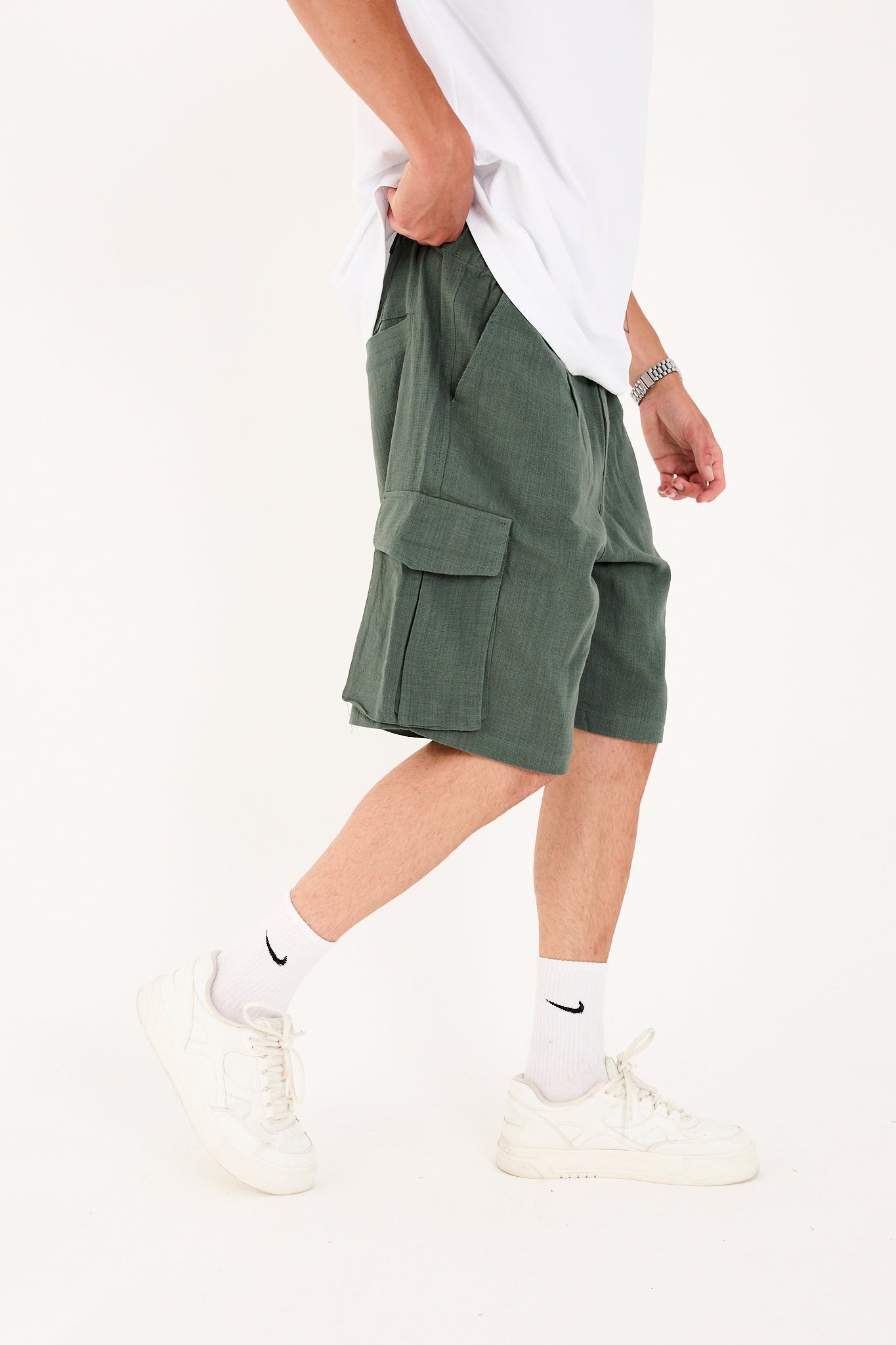  color:olive