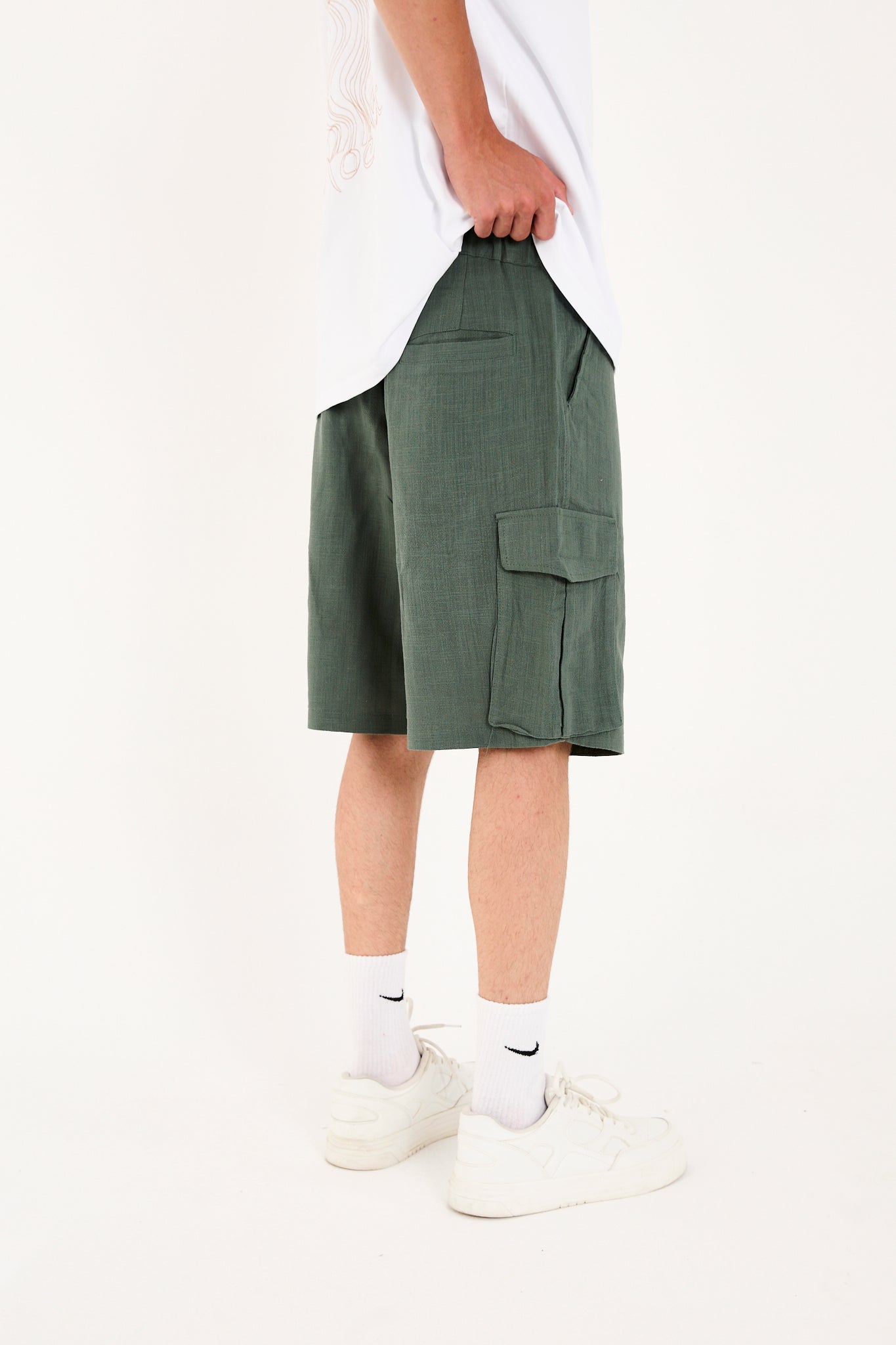  color:olive