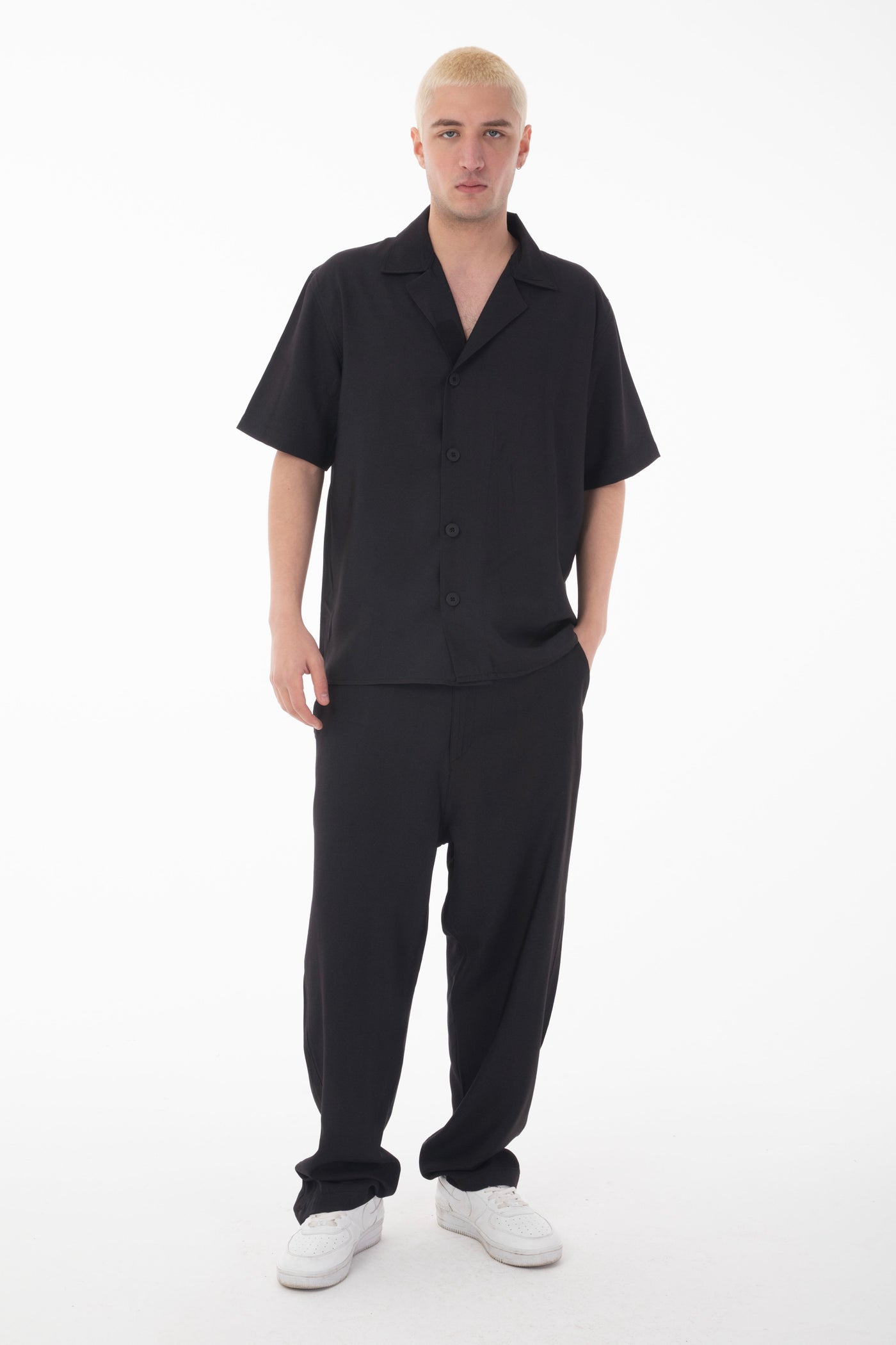 color:black