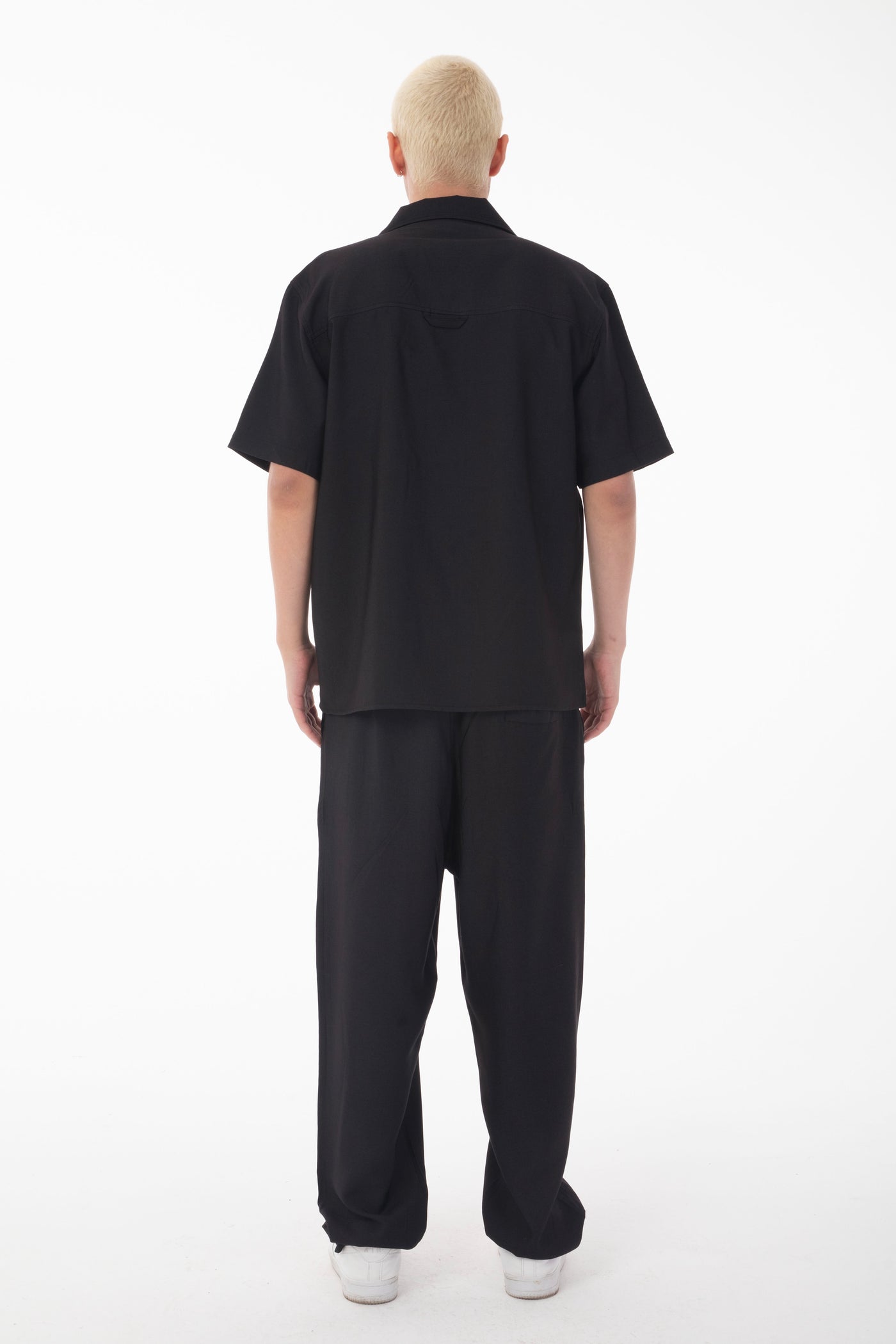 color:black