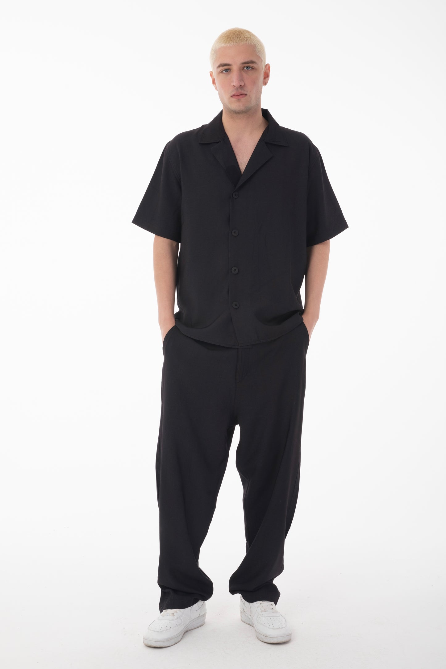 color:black