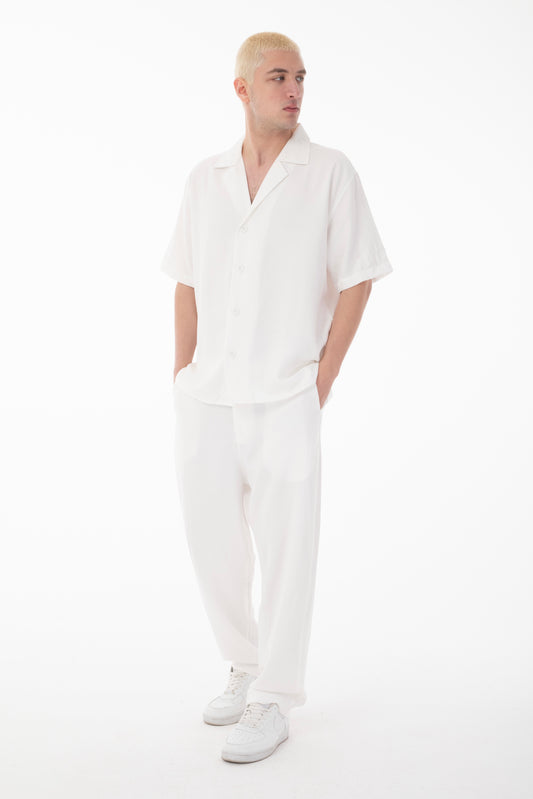 color:white
