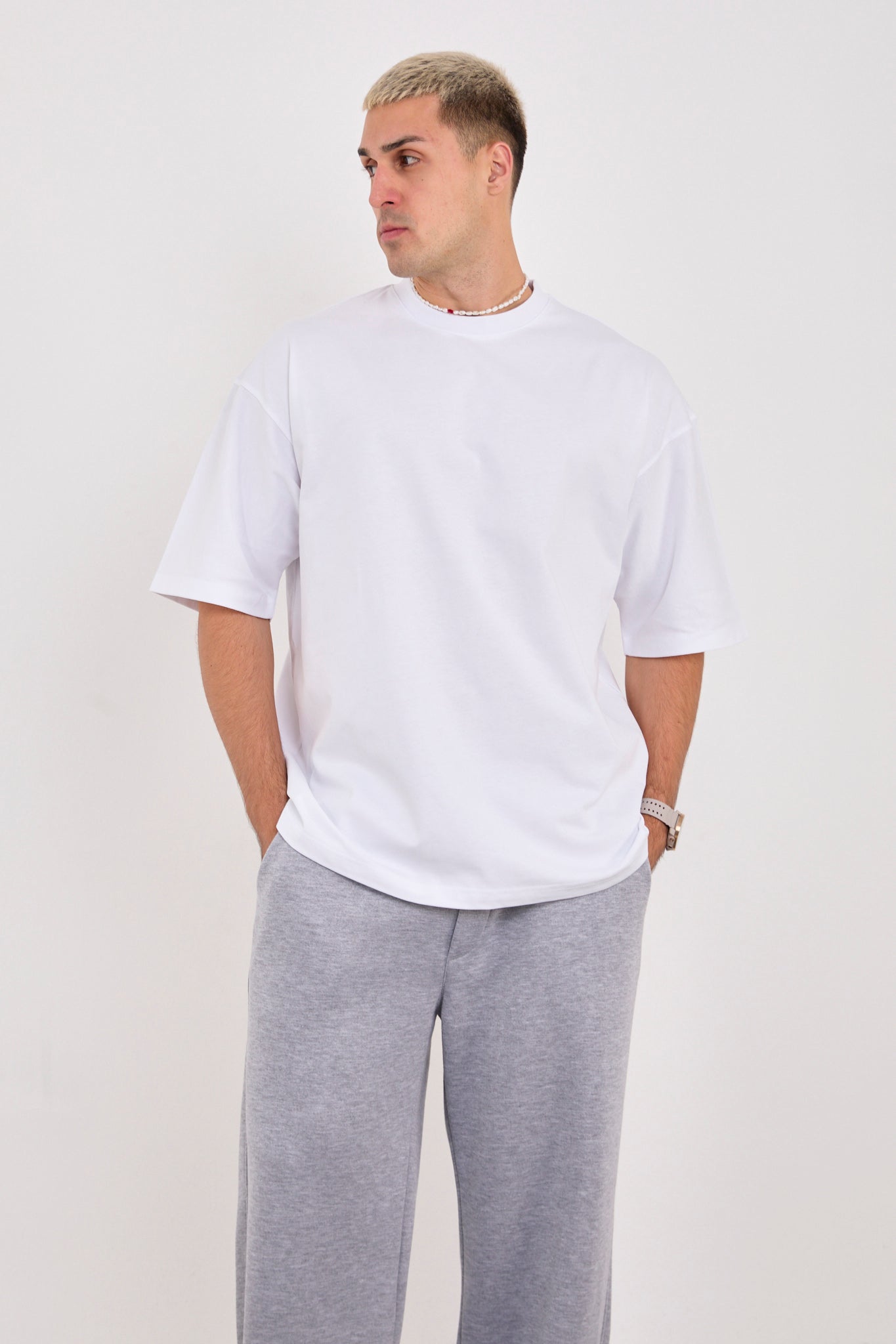 color-card:white color:white