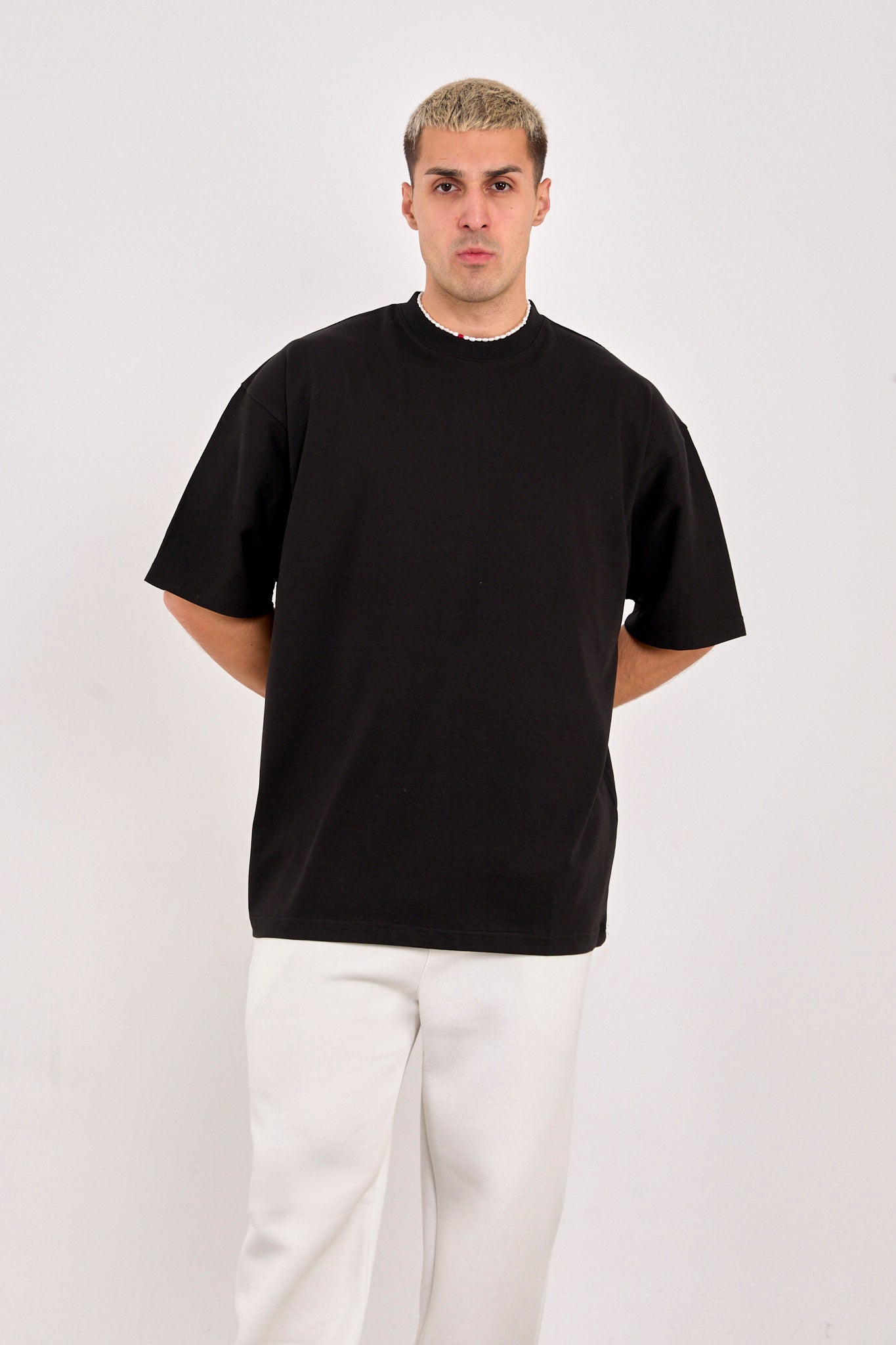 color-card:black color:black
