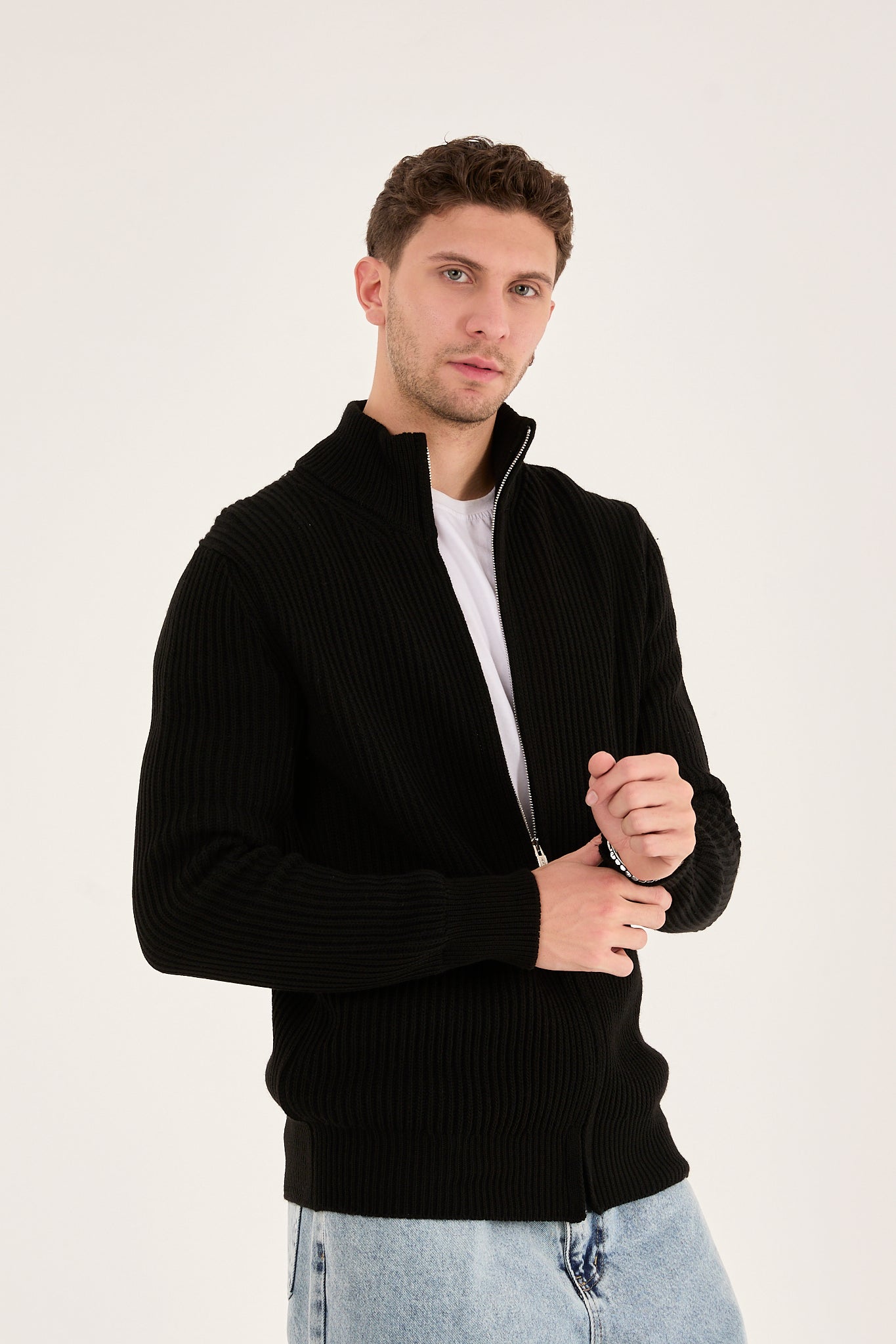  color:black
