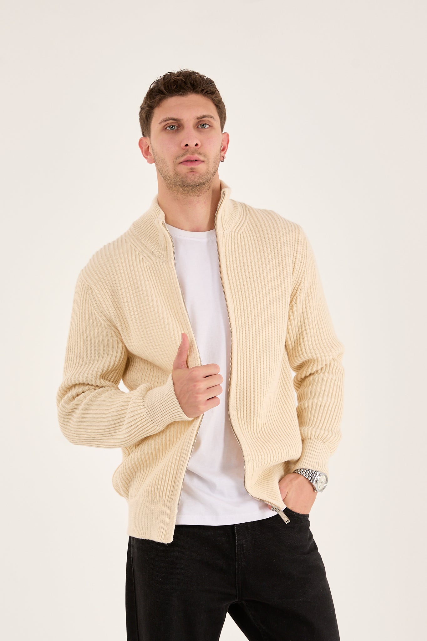  color:beige
