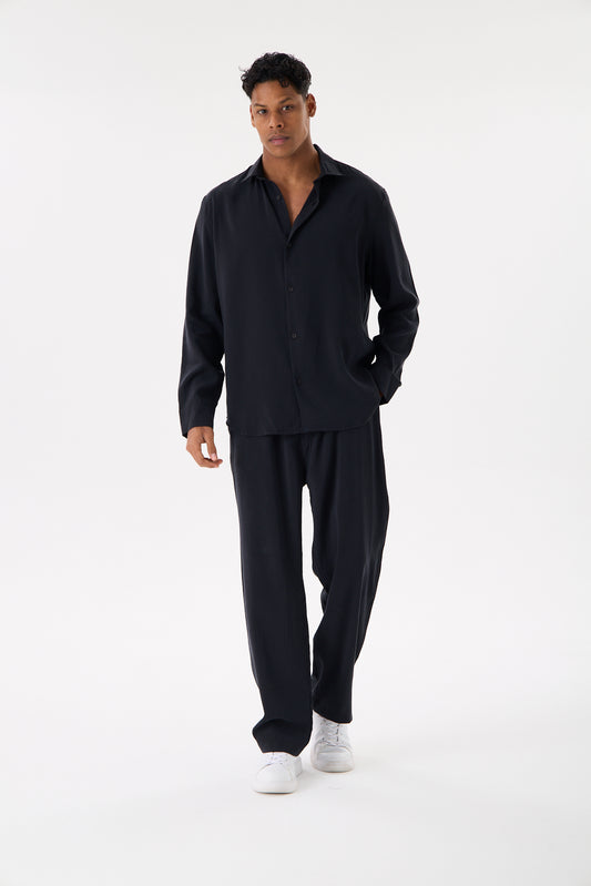 color:black