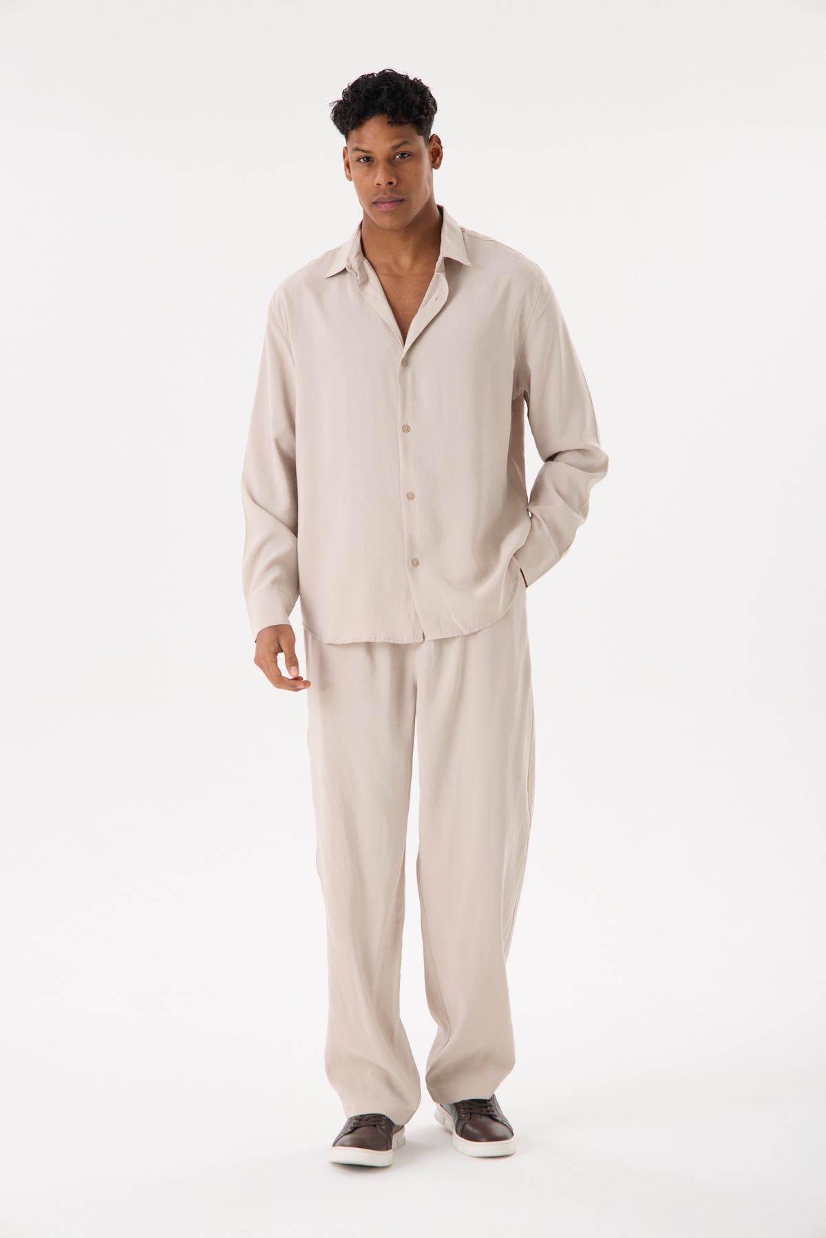 color:beige