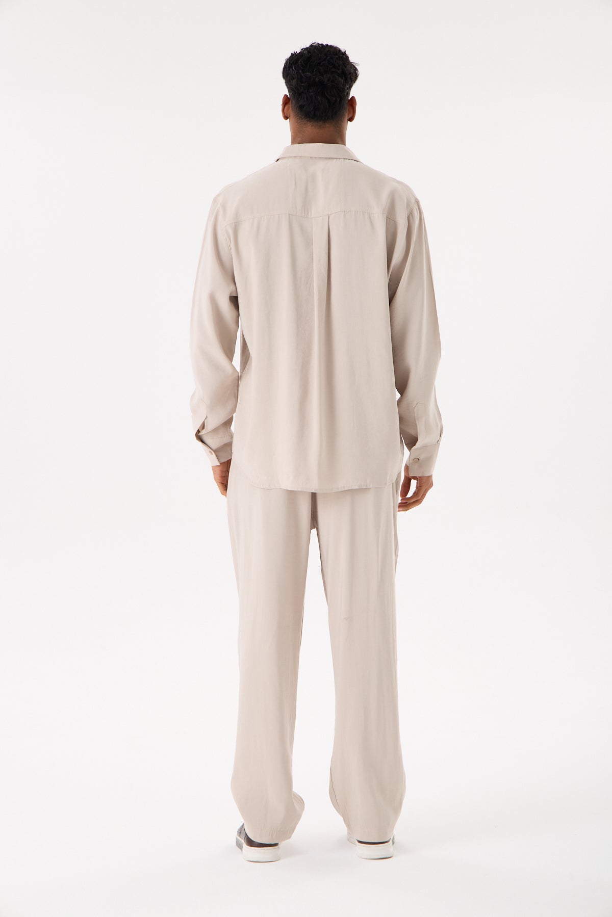 color:beige