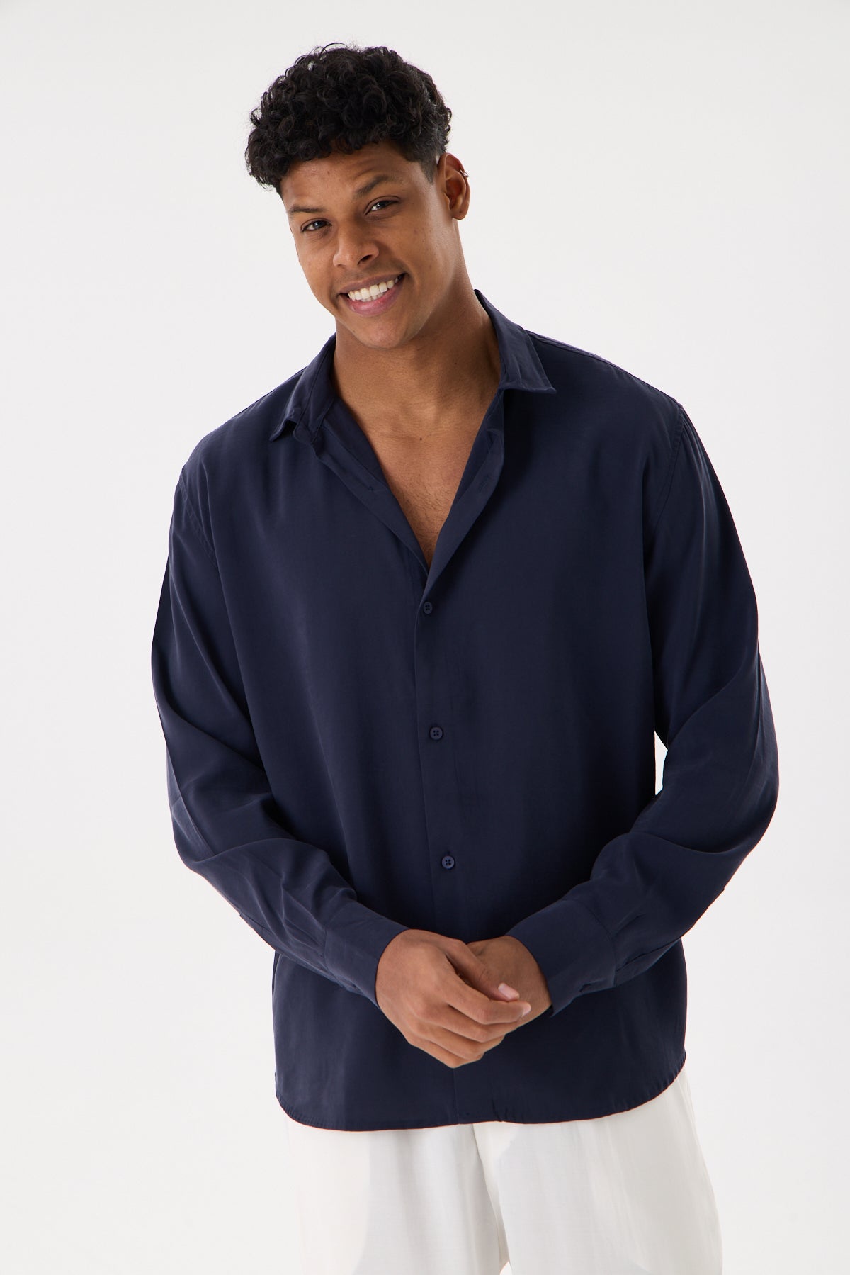 color:navy